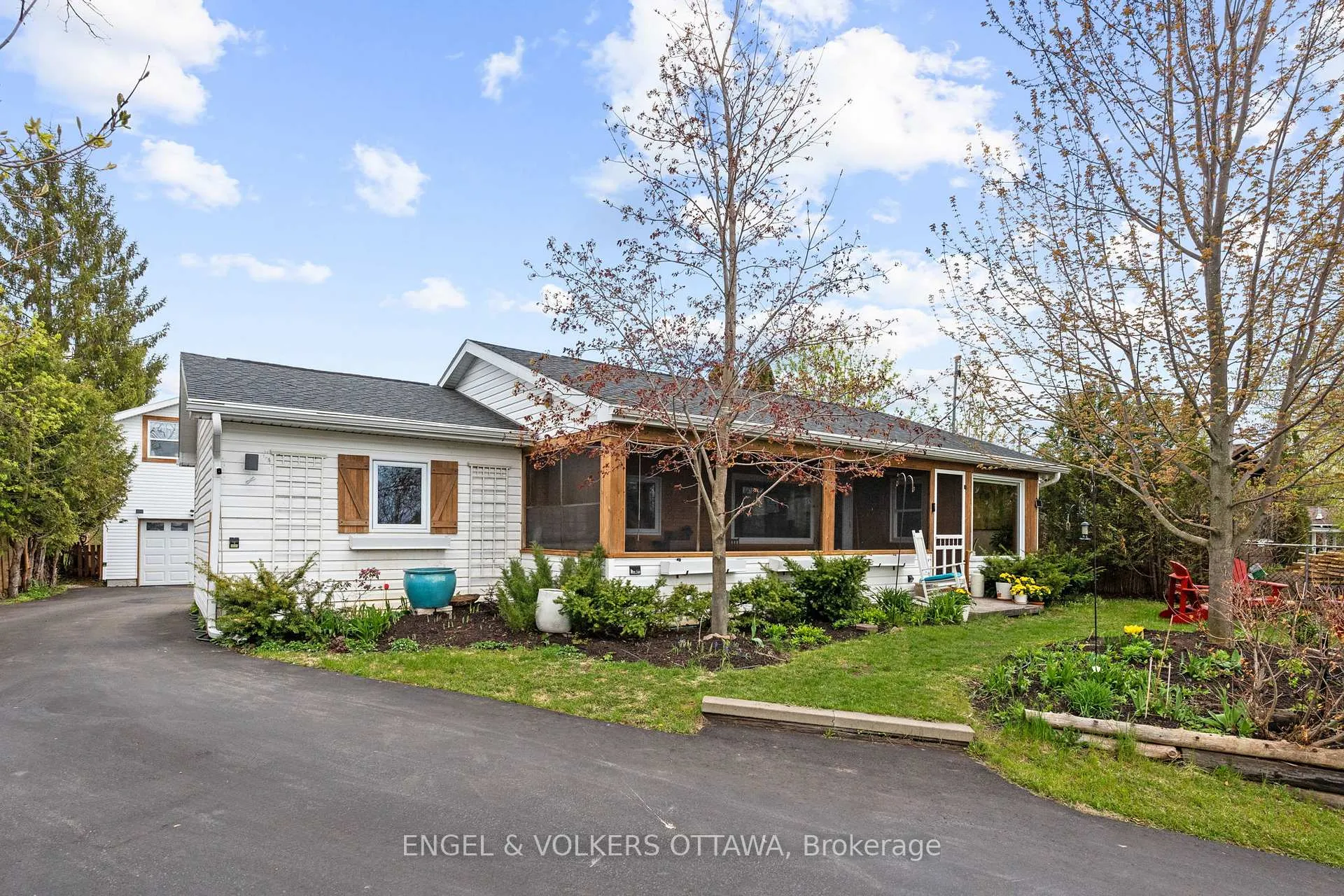 Front of 187 Gardiner Shore Road