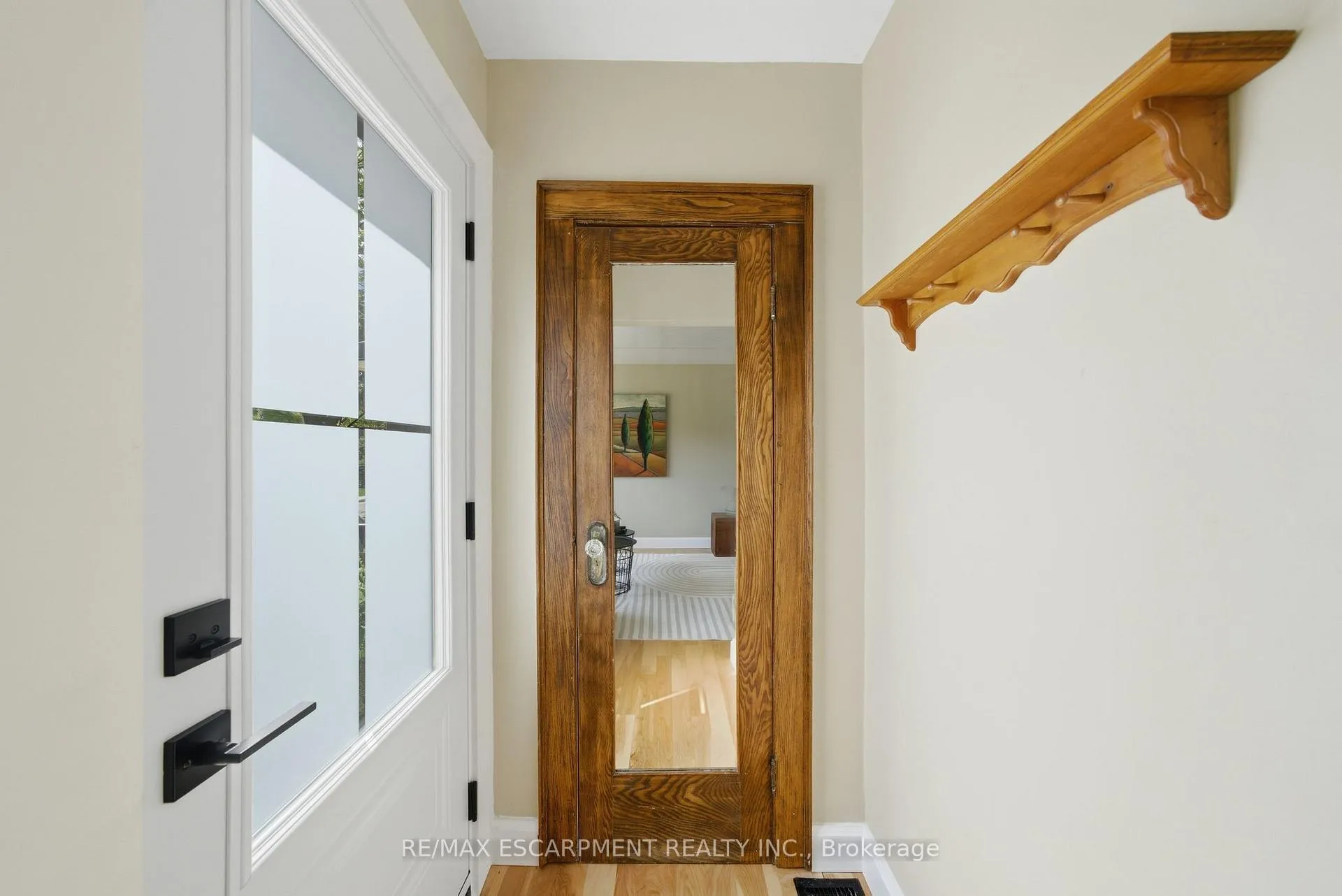 Photo 3 of 28 Roanoke Road, Hamilton, Westdale — HOMEH