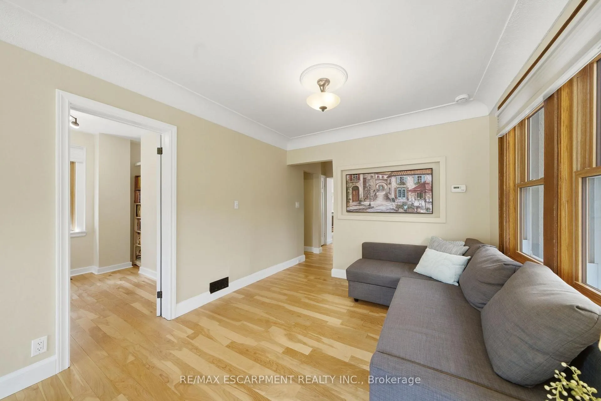 Photo 8 of 28 Roanoke Road, Hamilton, Westdale — HOMEH