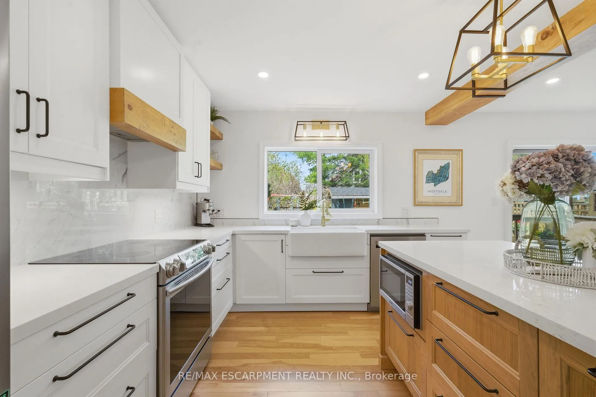 Photo 21 of 28 Roanoke Road, Hamilton, Westdale — HOMEH