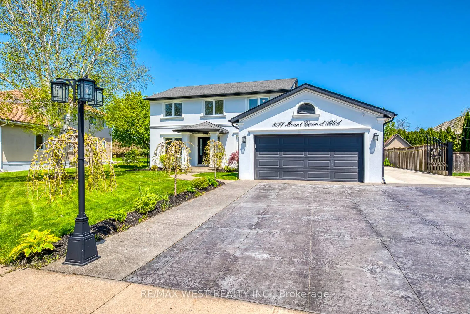 Photo 2 of 8077 Mount Carmel Boulevard, Niagara Falls, Mt. Carmel — HOMEH