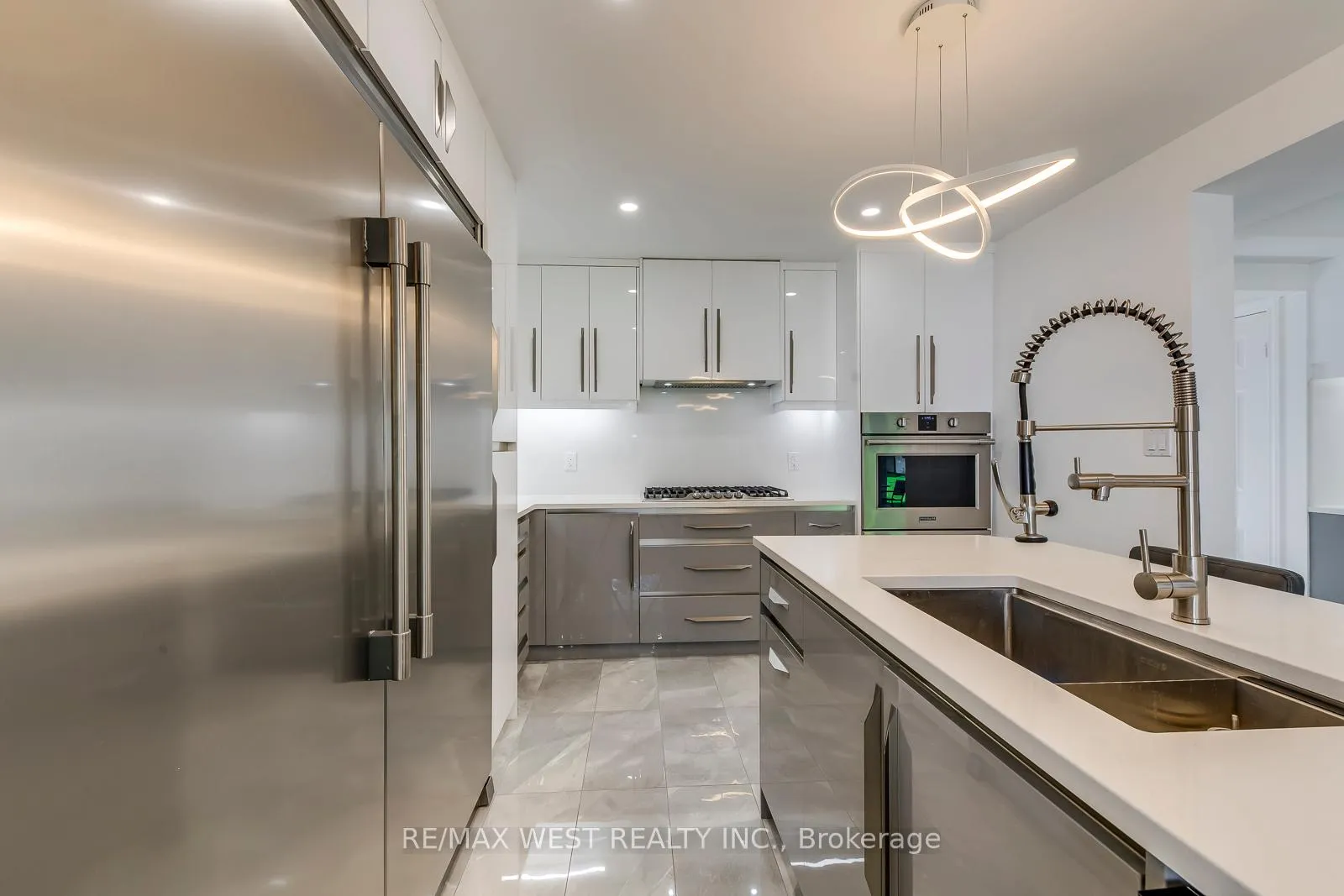Photo 8 of 8077 Mount Carmel Boulevard, Niagara Falls, Mt. Carmel — HOMEH