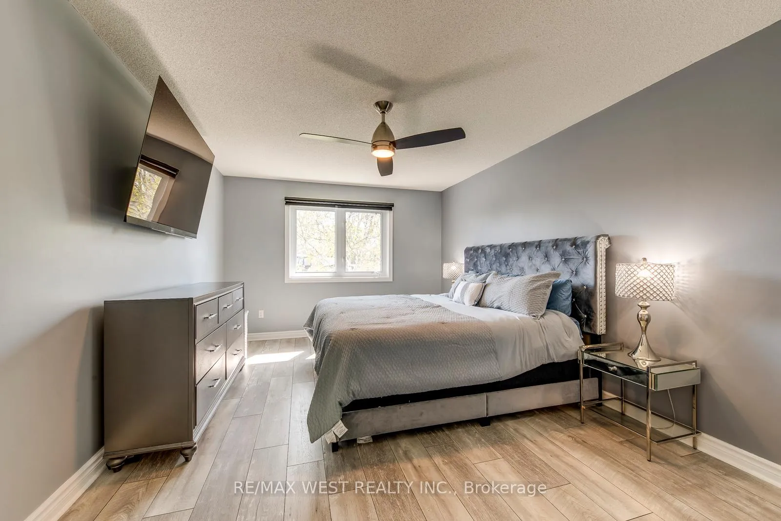 Photo 14 of 8077 Mount Carmel Boulevard, Niagara Falls, Mt. Carmel — HOMEH