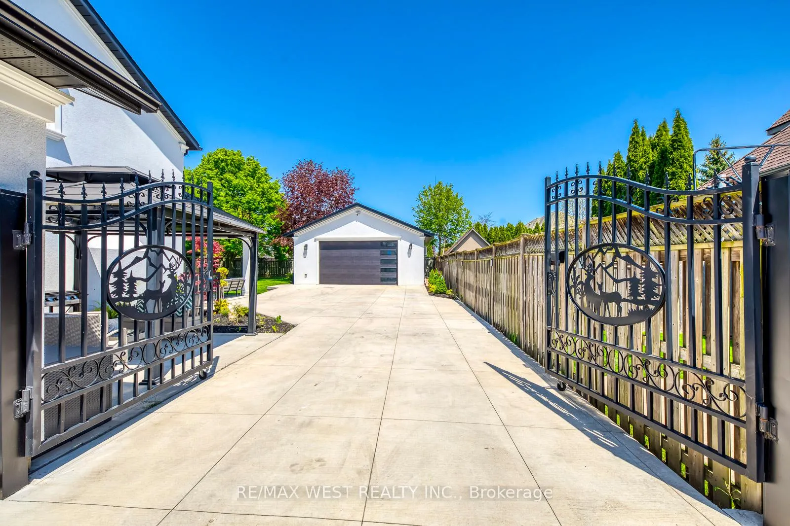 Photo 28 of 8077 Mount Carmel Boulevard, Niagara Falls, Mt. Carmel — HOMEH