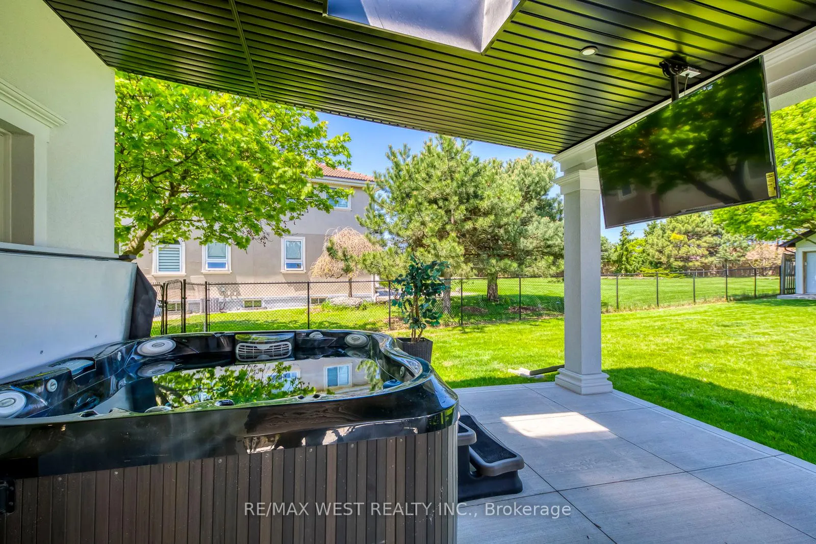 Photo 40 of 8077 Mount Carmel Boulevard, Niagara Falls, Mt. Carmel — HOMEH