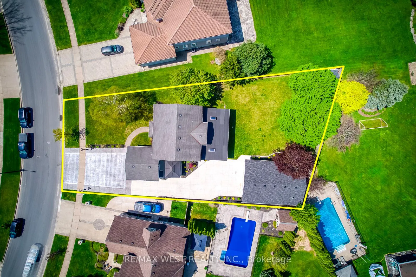 Photo 48 of 8077 Mount Carmel Boulevard, Niagara Falls, Mt. Carmel — HOMEH