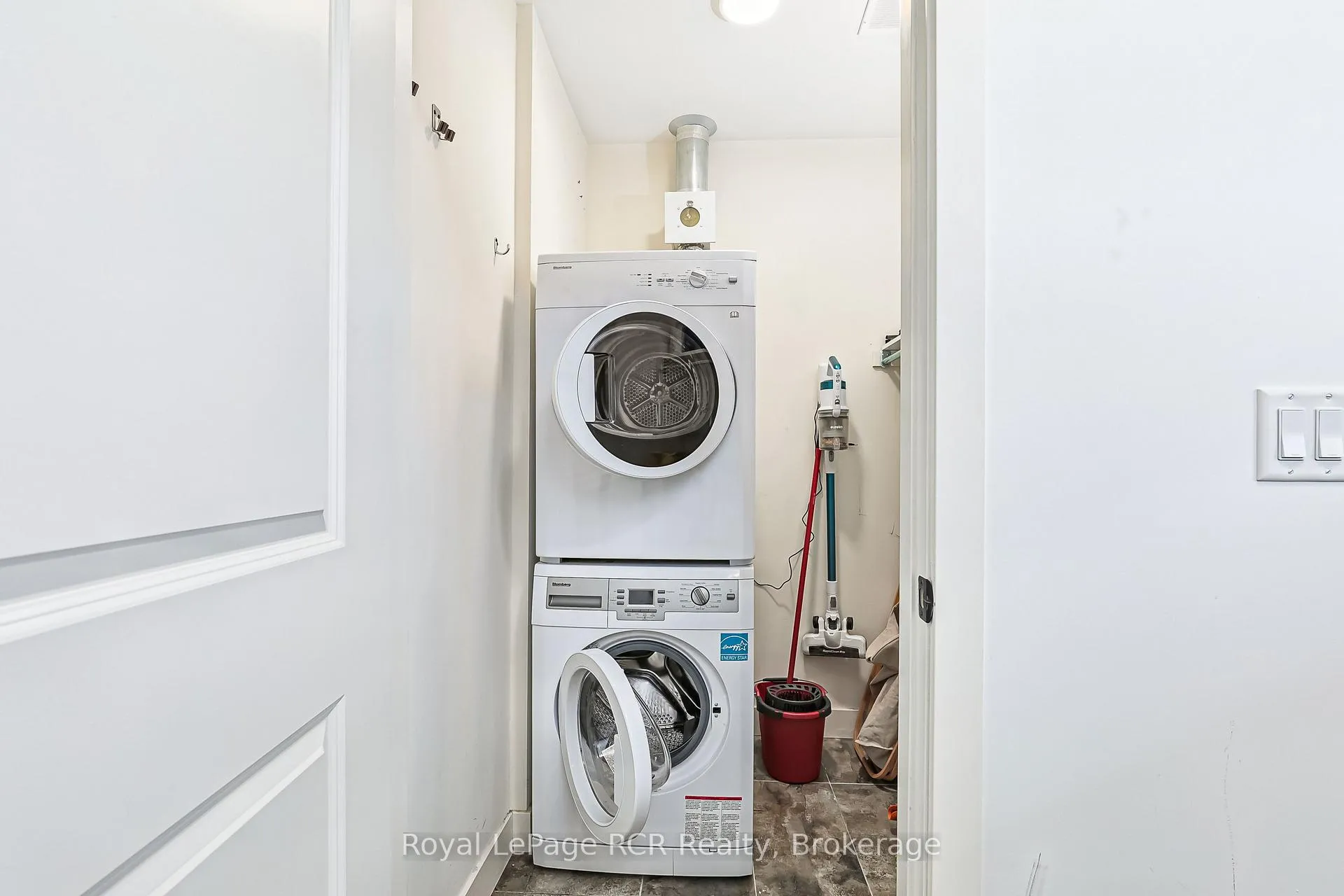 Photo 9 of Unit 305, 12 Beckwith Lane, Blue Mountains — HOMEH