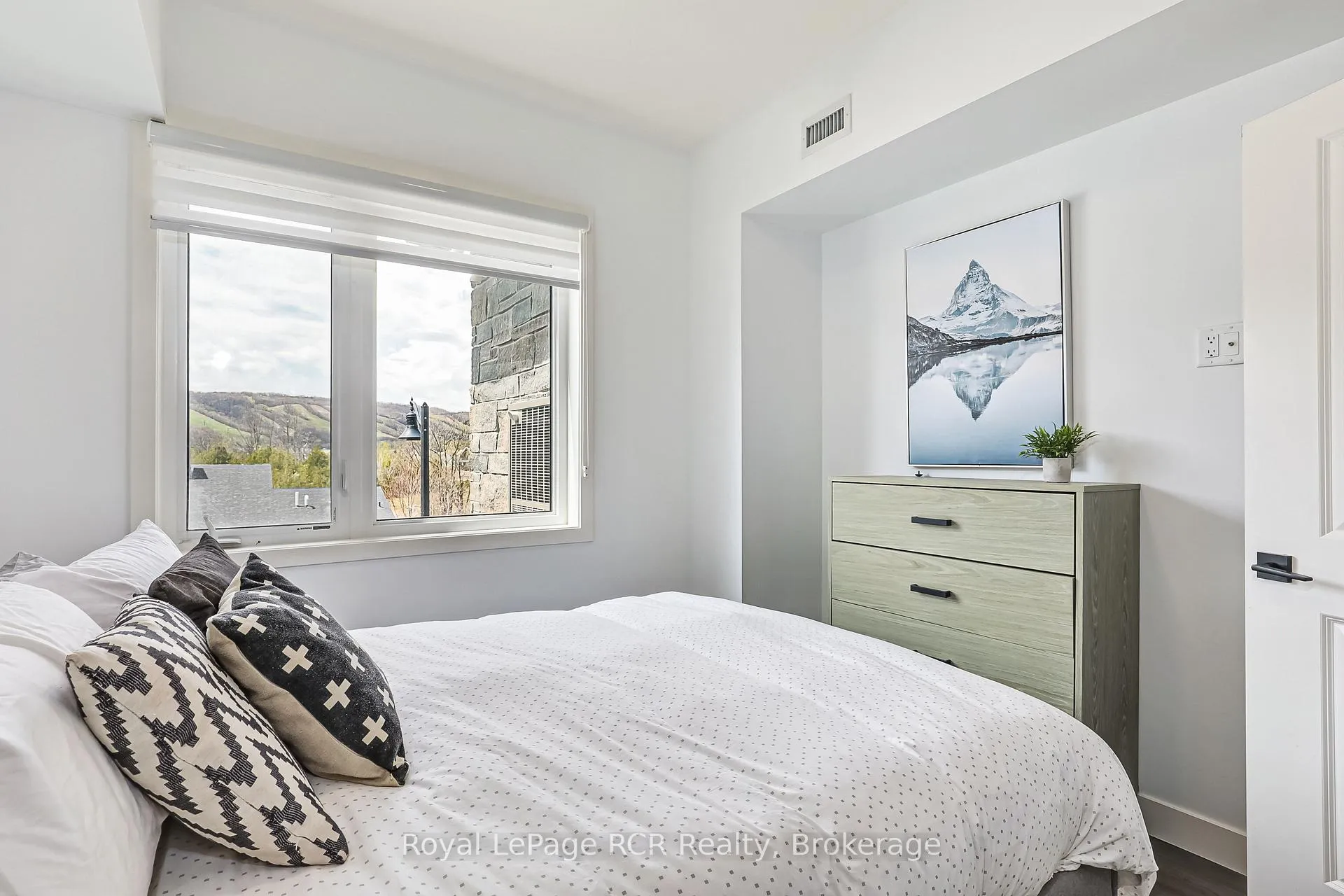Photo 12 of Unit 305, 12 Beckwith Lane, Blue Mountains — HOMEH