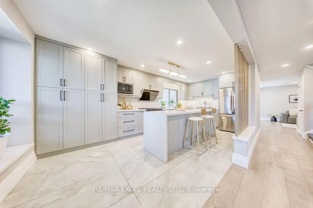 Photo 11 of 106 Upton Crescent, Markham, Milliken Mills West — HOMEH