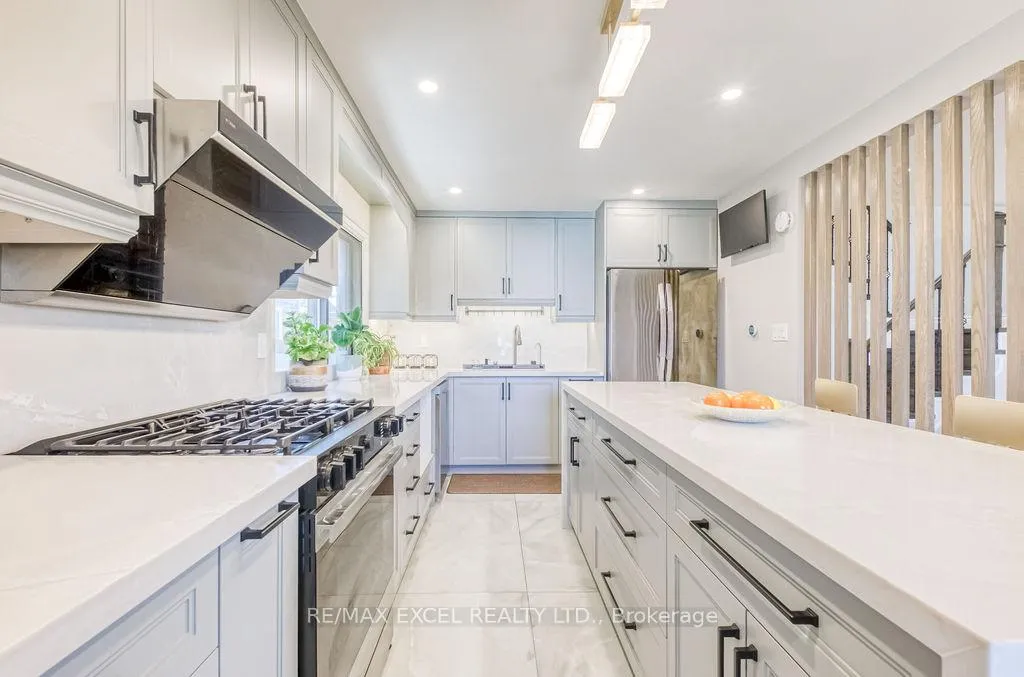 Photo 13 of 106 Upton Crescent, Markham, Milliken Mills West — HOMEH