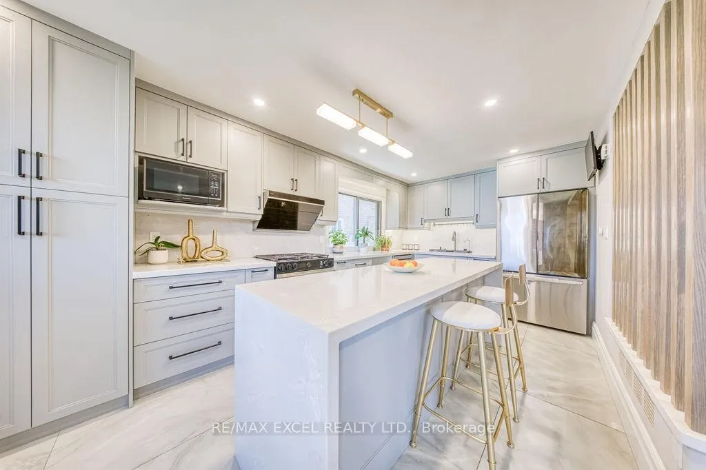 Photo 14 of 106 Upton Crescent, Markham, Milliken Mills West — HOMEH