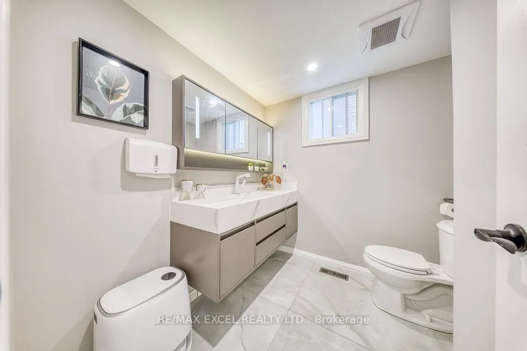 Photo 19 of 106 Upton Crescent, Markham, Milliken Mills West — HOMEH