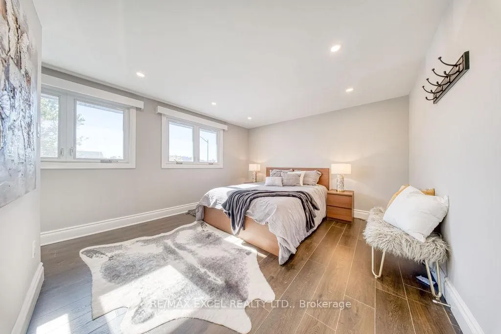 Photo 21 of 106 Upton Crescent, Markham, Milliken Mills West — HOMEH