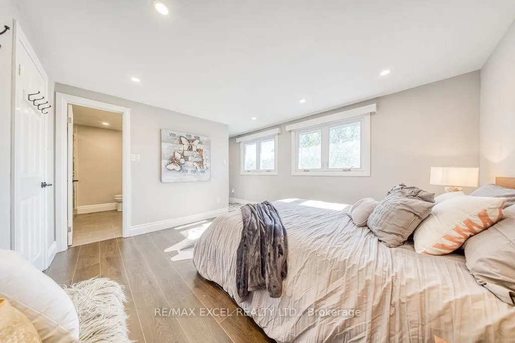 Photo 24 of 106 Upton Crescent, Markham, Milliken Mills West — HOMEH