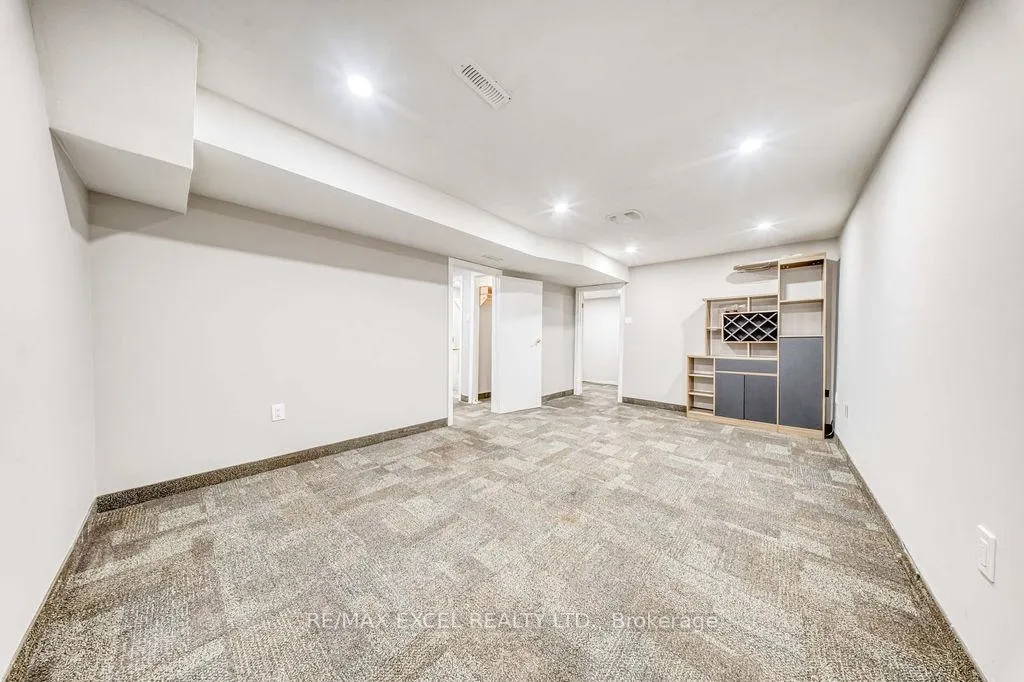 Photo 37 of 106 Upton Crescent, Markham, Milliken Mills West — HOMEH