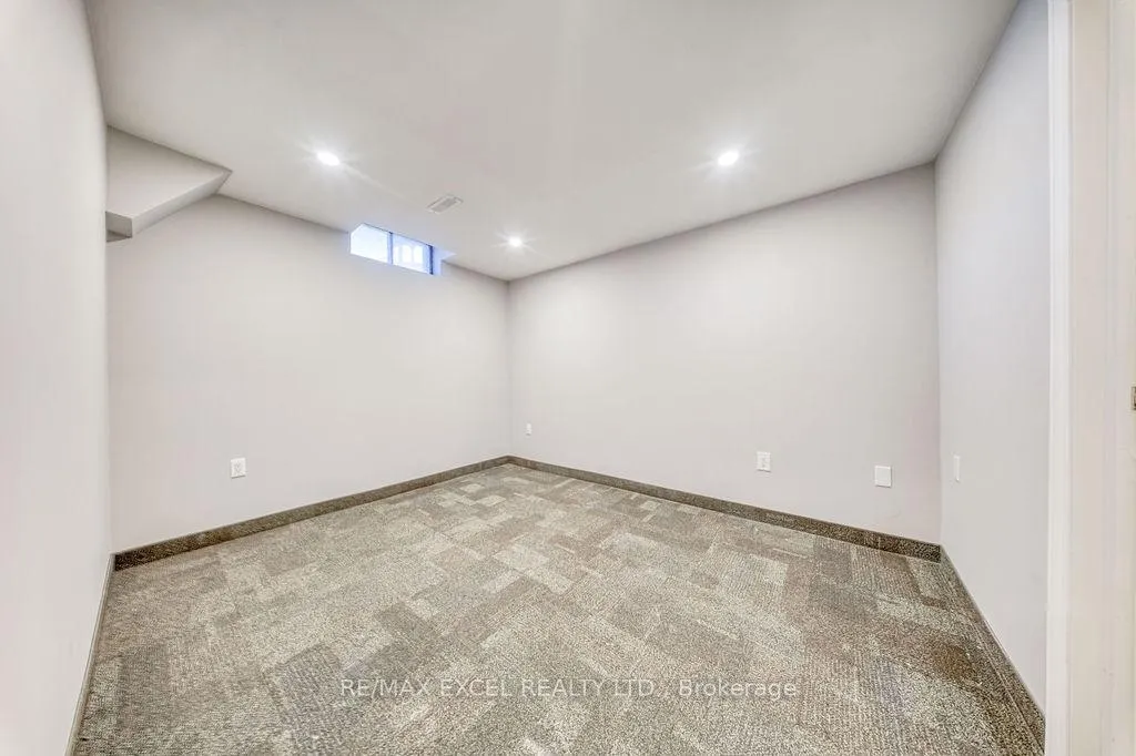 Photo 38 of 106 Upton Crescent, Markham, Milliken Mills West — HOMEH