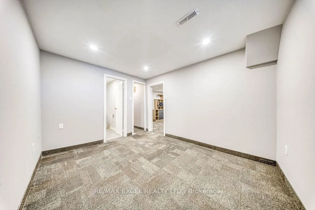 Photo 39 of 106 Upton Crescent, Markham, Milliken Mills West — HOMEH