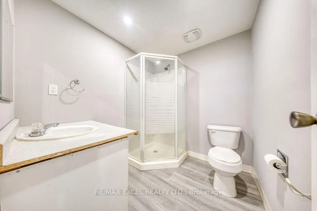 Photo 40 of 106 Upton Crescent, Markham, Milliken Mills West — HOMEH