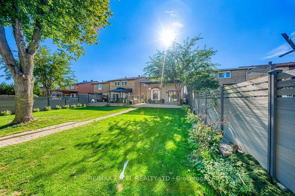 Photo 47 of 106 Upton Crescent, Markham, Milliken Mills West — HOMEH
