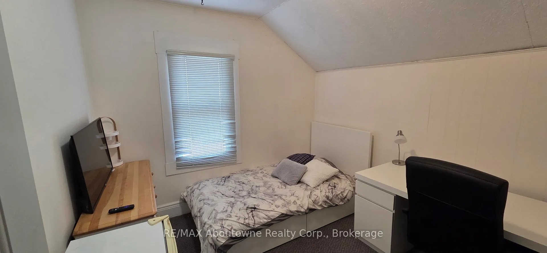 Photo 13 of 157 Ward Avenue, Hamilton, Ainslie Wood — HOMEH