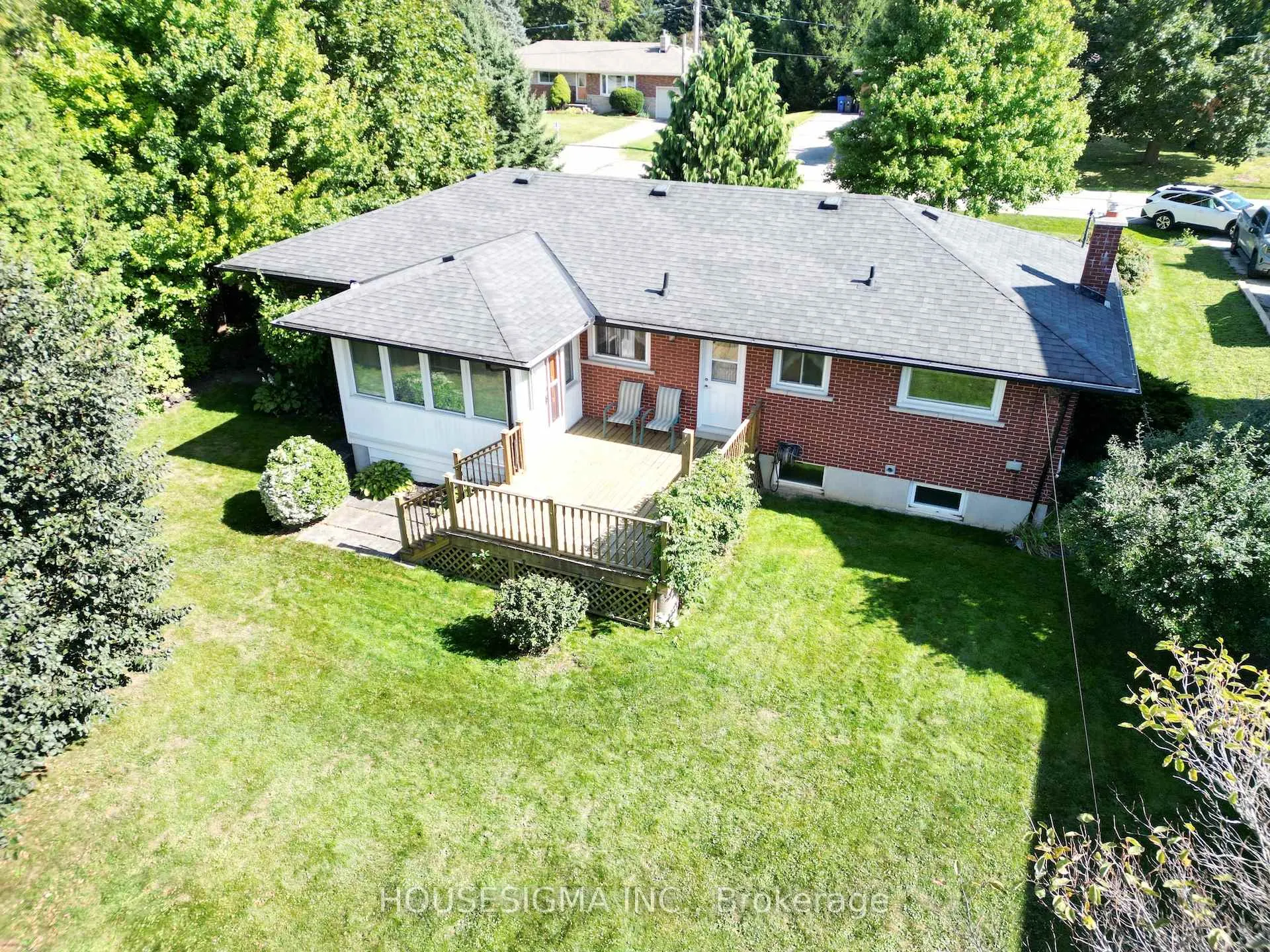 Photo 1 of 33 Ridgeway Avenue, Guelph, Pineridge/Westminster Woods — HOMEH