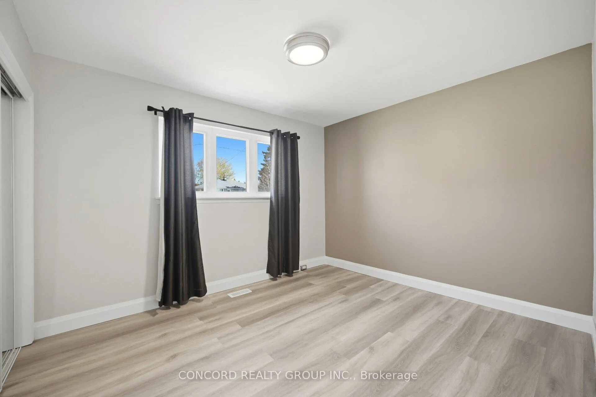 Photo 13 of 497 Phillip Murray Avenue, Oshawa, Lakeview — HOMEH