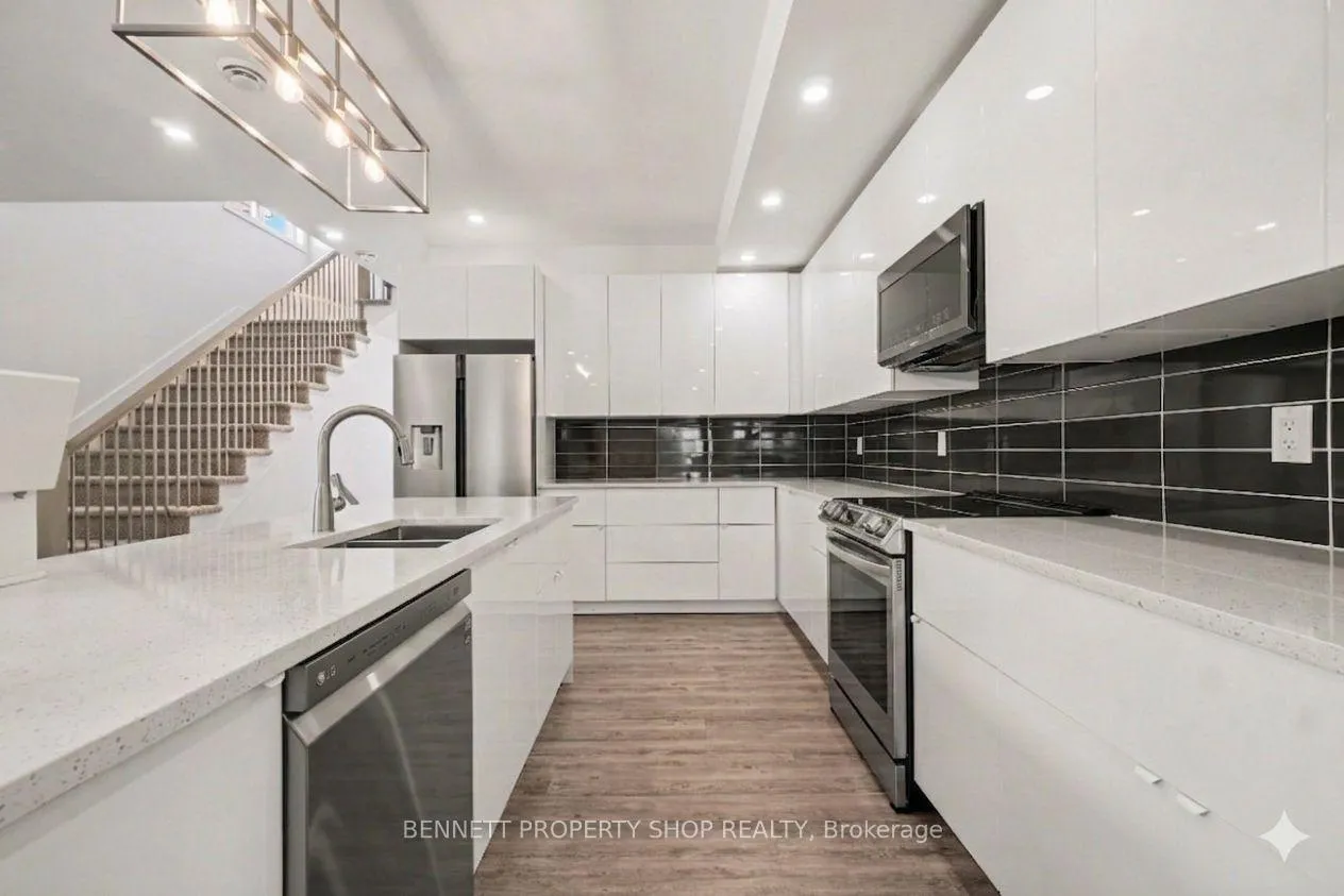 Photo 3 of 1227 Ridgemont Avenue, Ottawa, Ridgemont — HOMEH