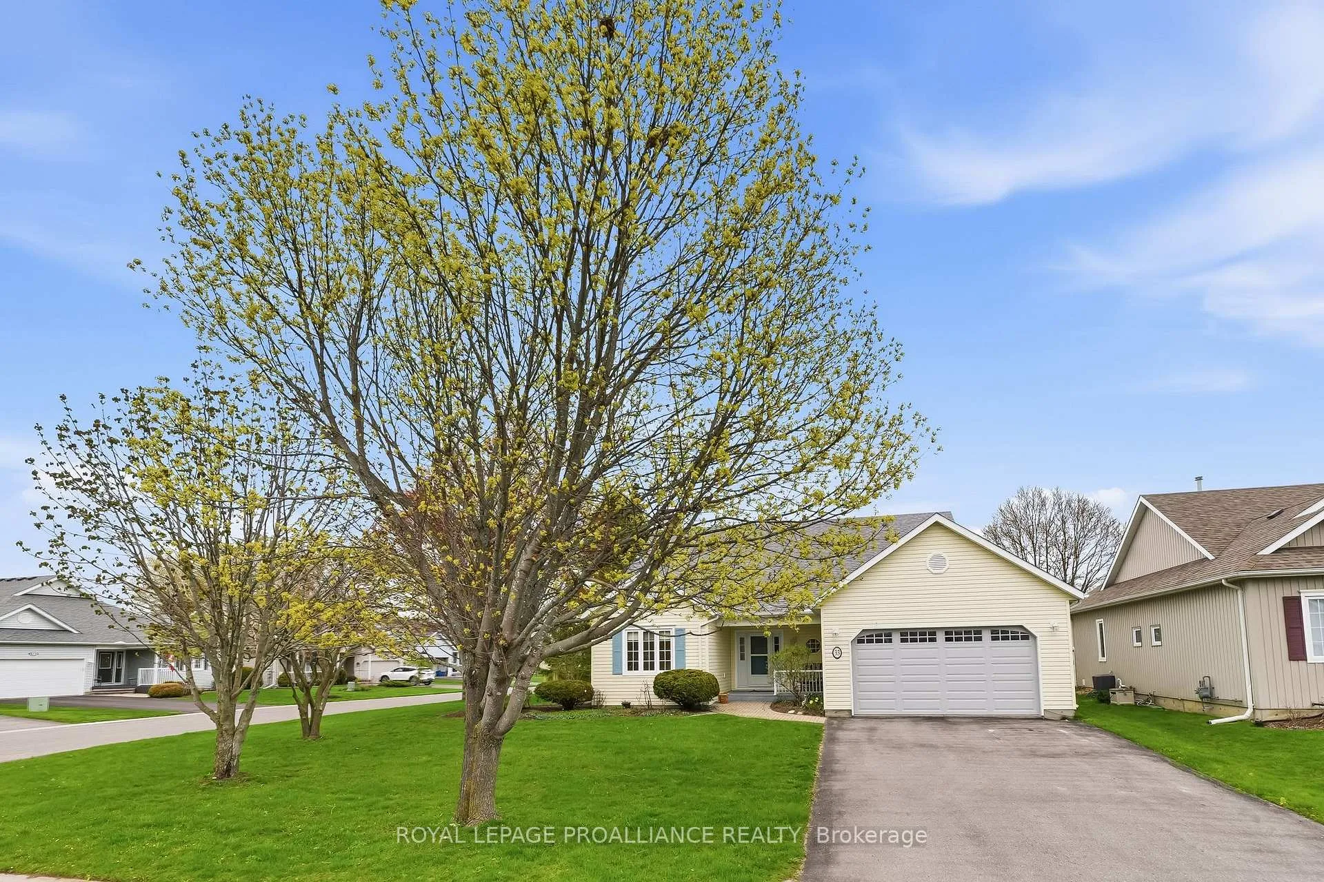 Photo 3 of 33 Lockwood Drive, Brighton — HOMEH