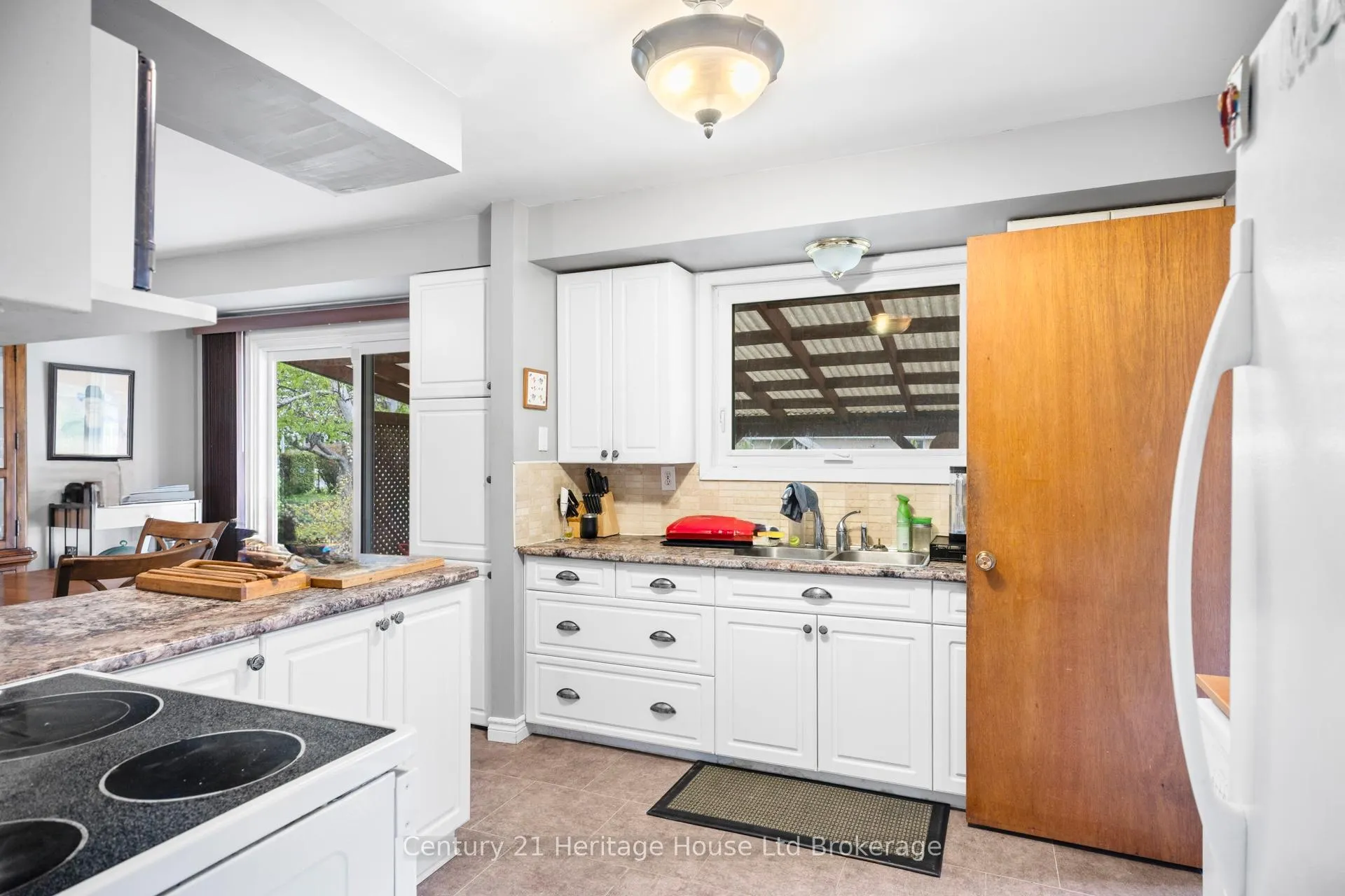Photo 7 of 1152 Sorrel Street, London, East D — HOMEH