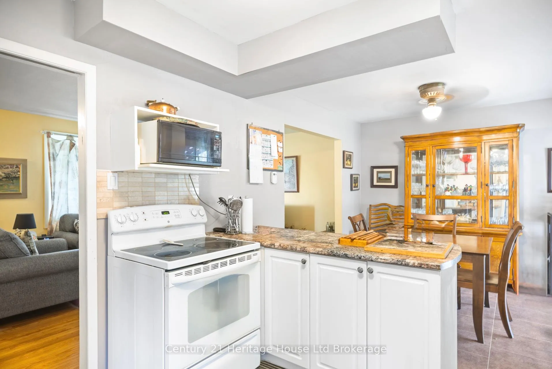 Photo 8 of 1152 Sorrel Street, London, East D — HOMEH