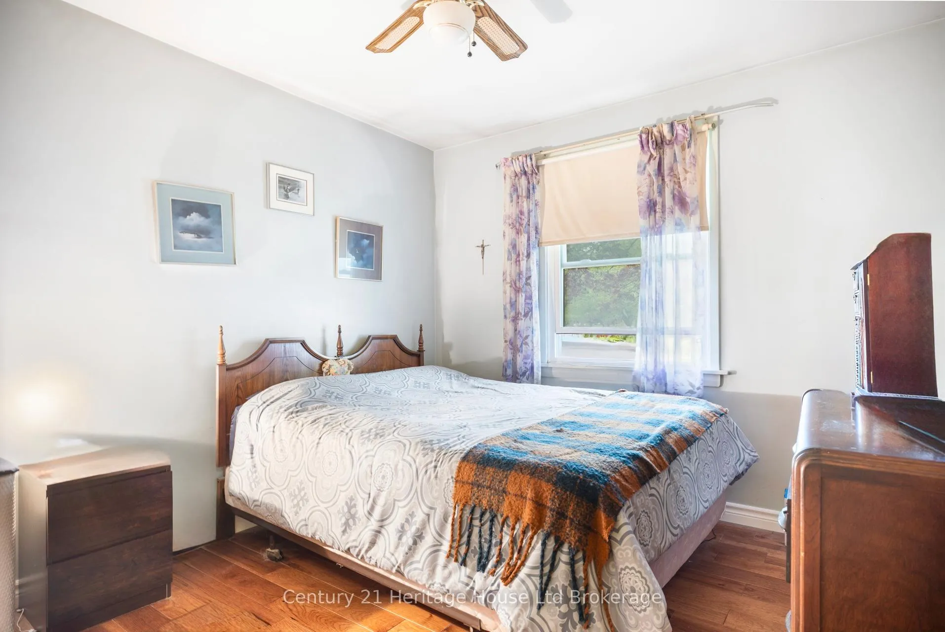Photo 12 of 1152 Sorrel Street, London, East D — HOMEH