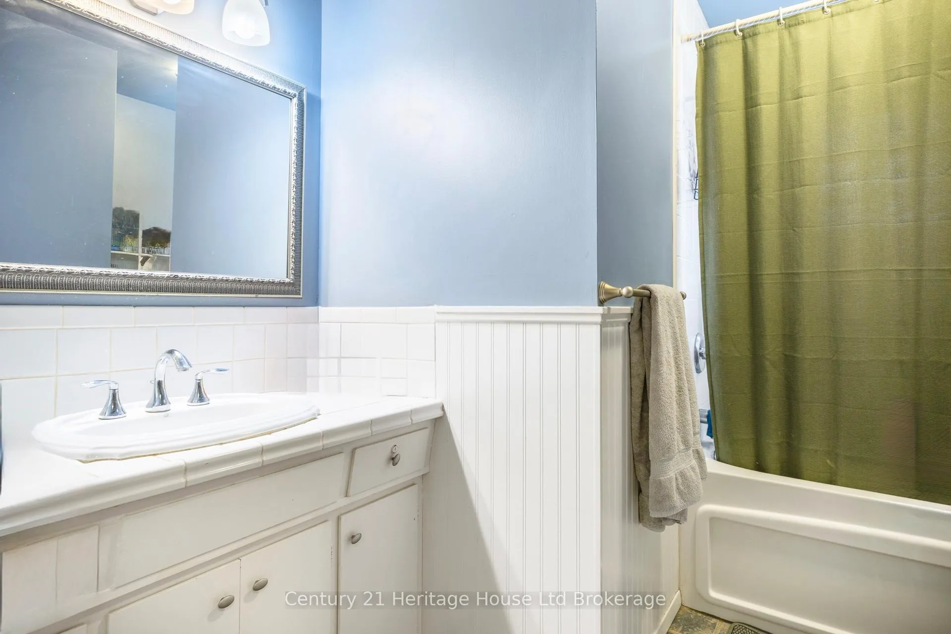 Photo 14 of 1152 Sorrel Street, London, East D — HOMEH