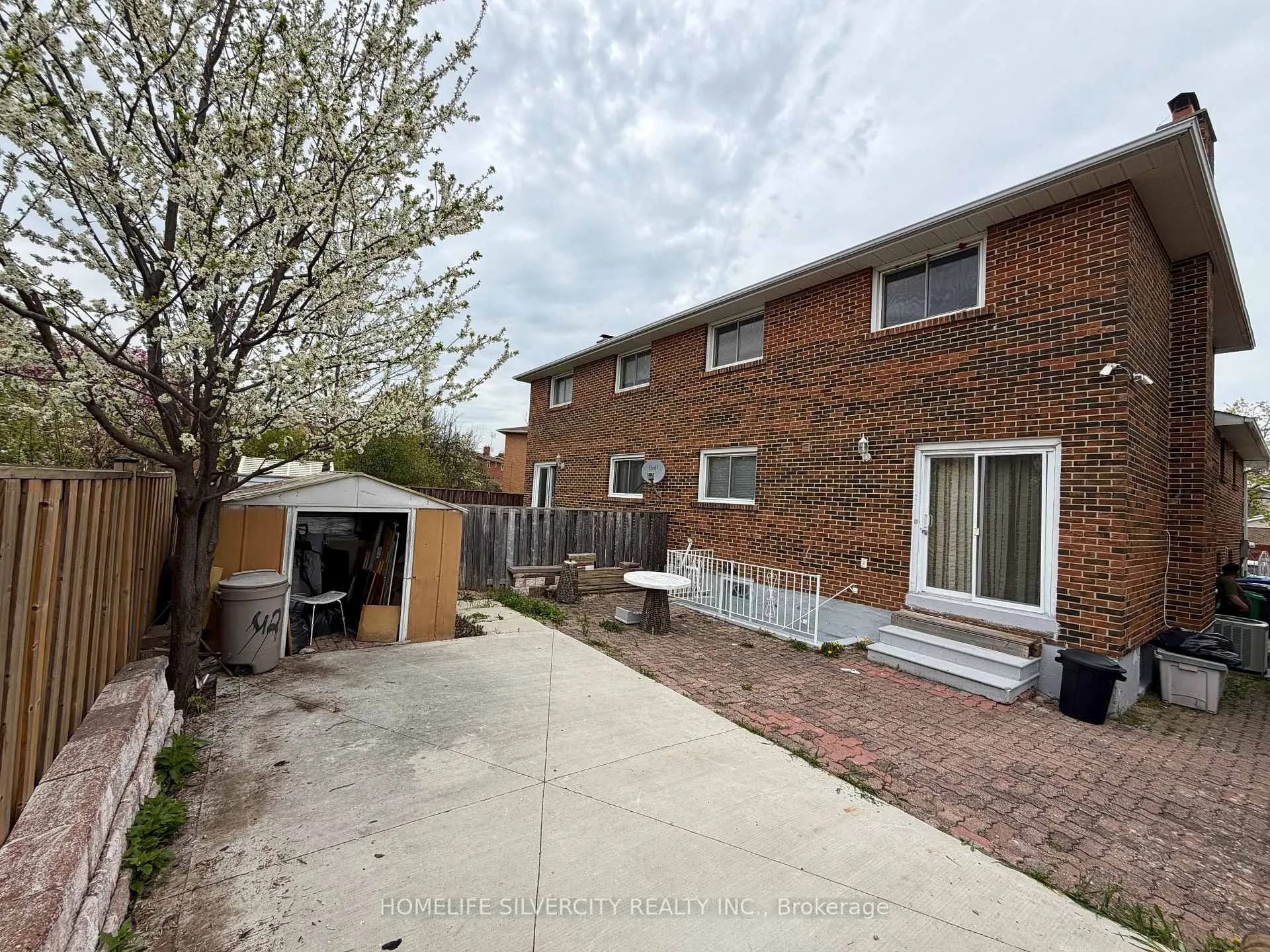 Photo 41 of 42 Royal Salisbury Way, Brampton, Madoc — HOMEH