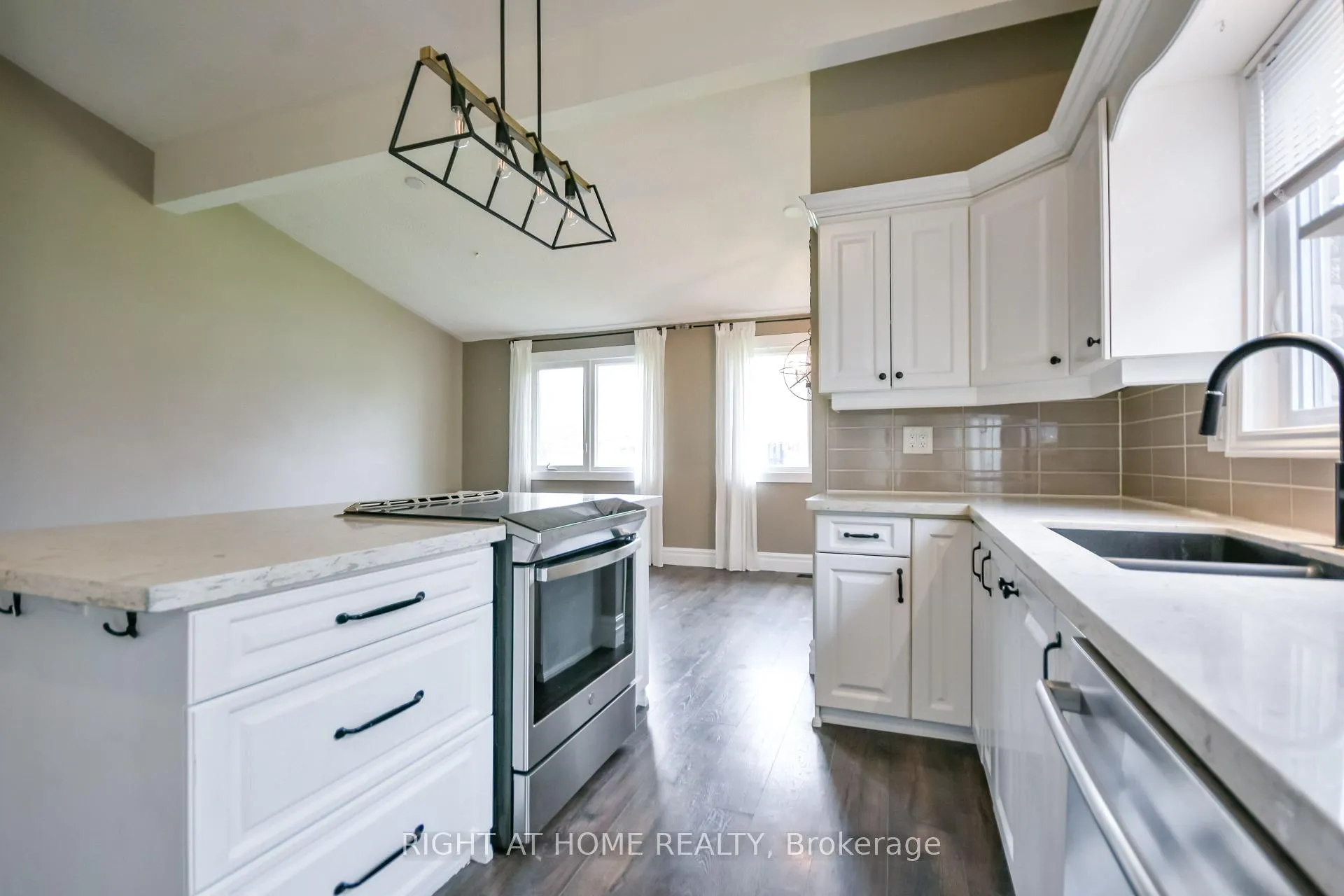 Photo 9 of 99 Oren Boulevard, Barrie, Sunnidale — HOMEH