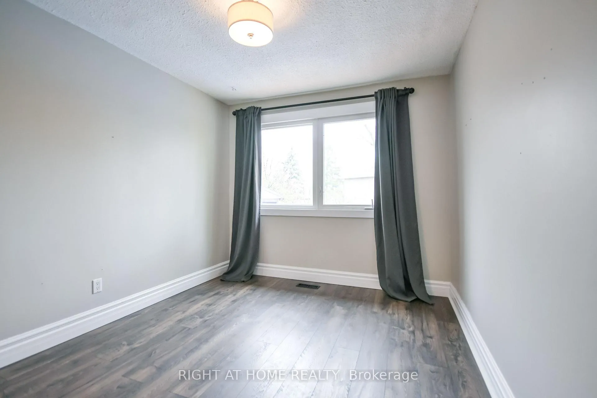 Photo 20 of 99 Oren Boulevard, Barrie, Sunnidale — HOMEH