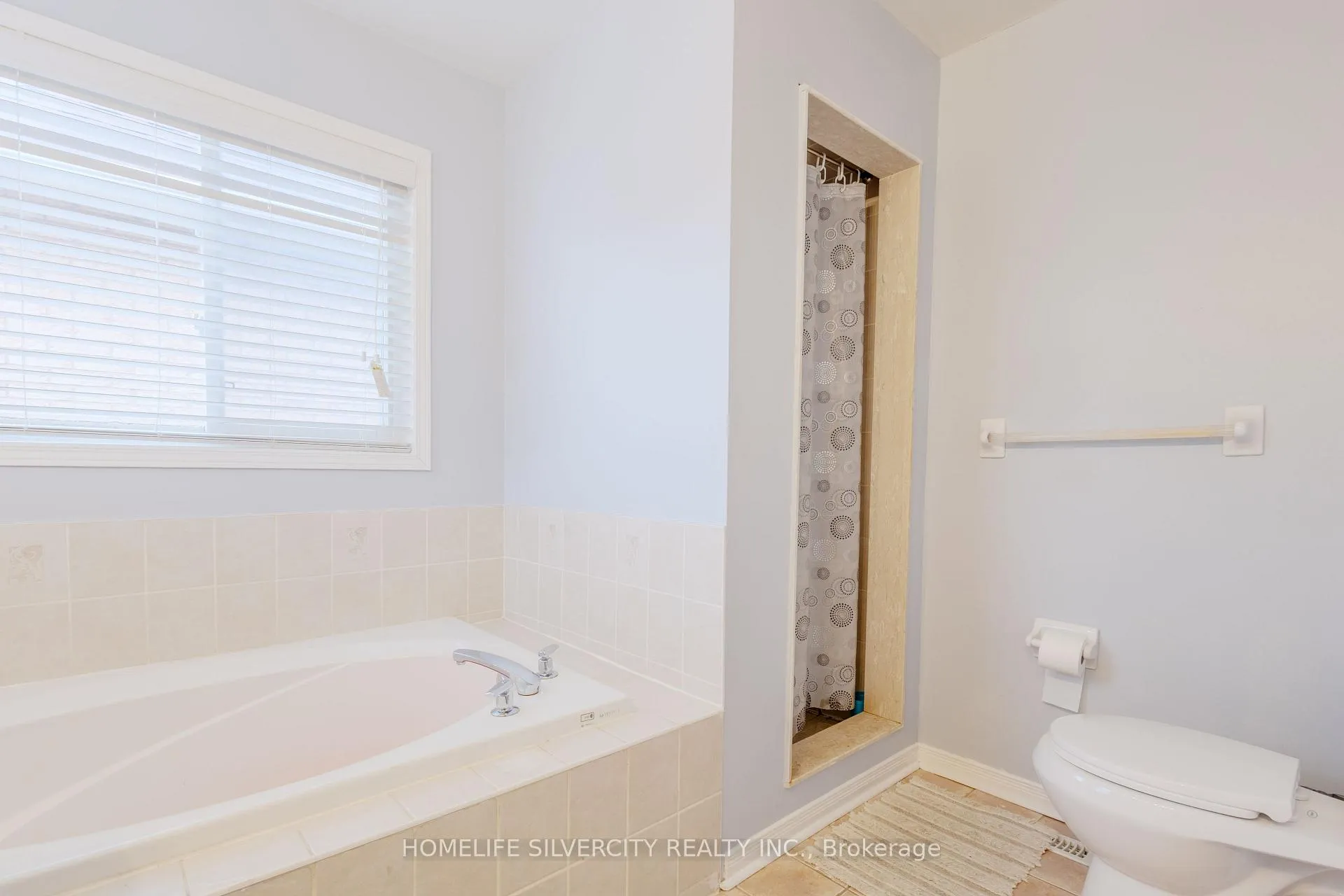 Photo 19 of 57 Saintsbury Crescent, Brampton, Sandringham-Wellington — HOMEH