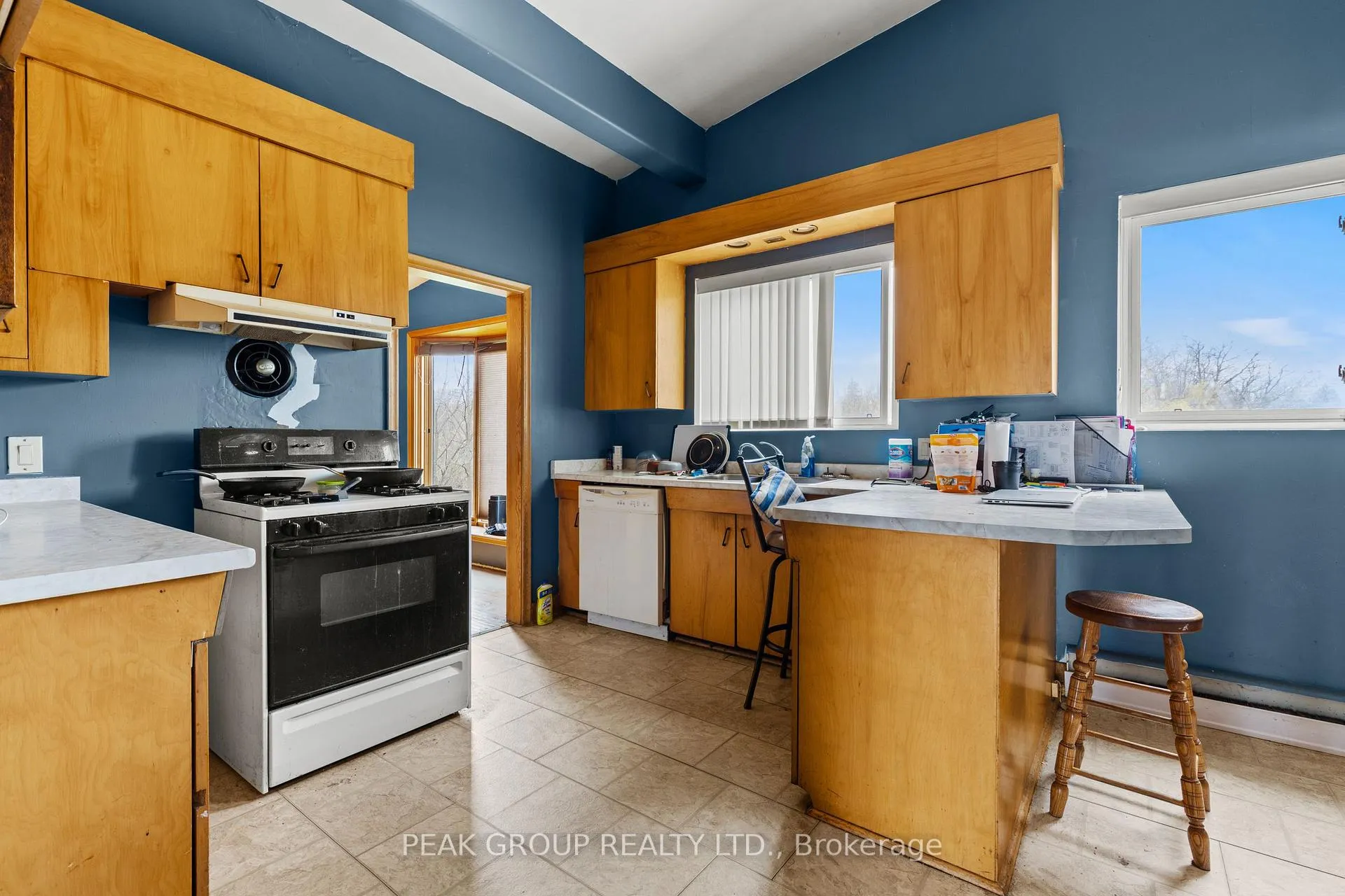 Photo 6 of 73 Riverview Boulevard, St. Catharines, Glendale/Glenridge — HOMEH