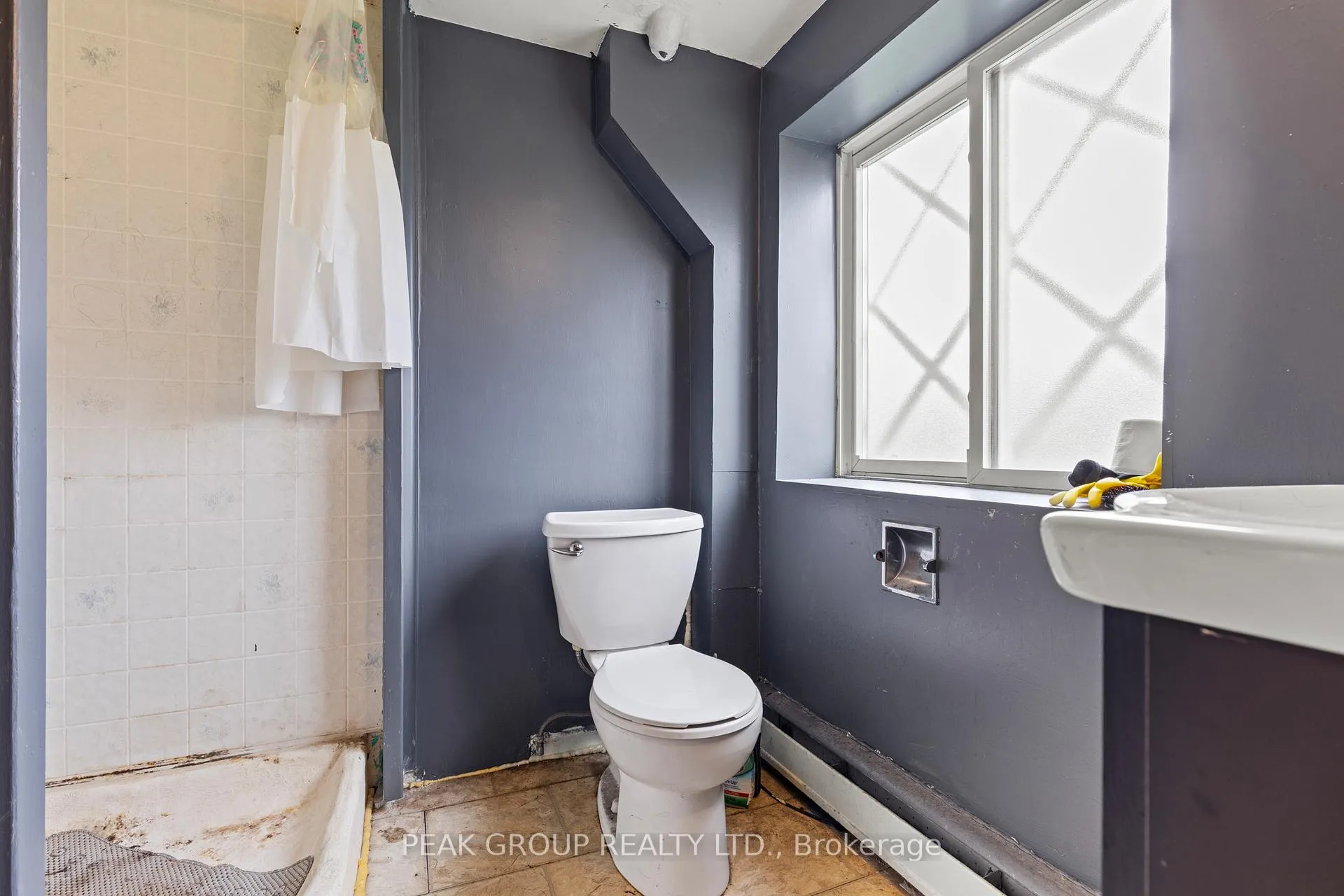 Photo 13 of 73 Riverview Boulevard, St. Catharines, Glendale/Glenridge — HOMEH