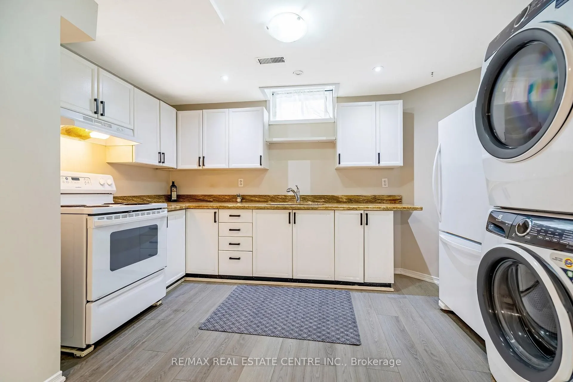 Photo 5 of 48 Samuel Crescent, Halton Hills, Georgetown — HOMEH