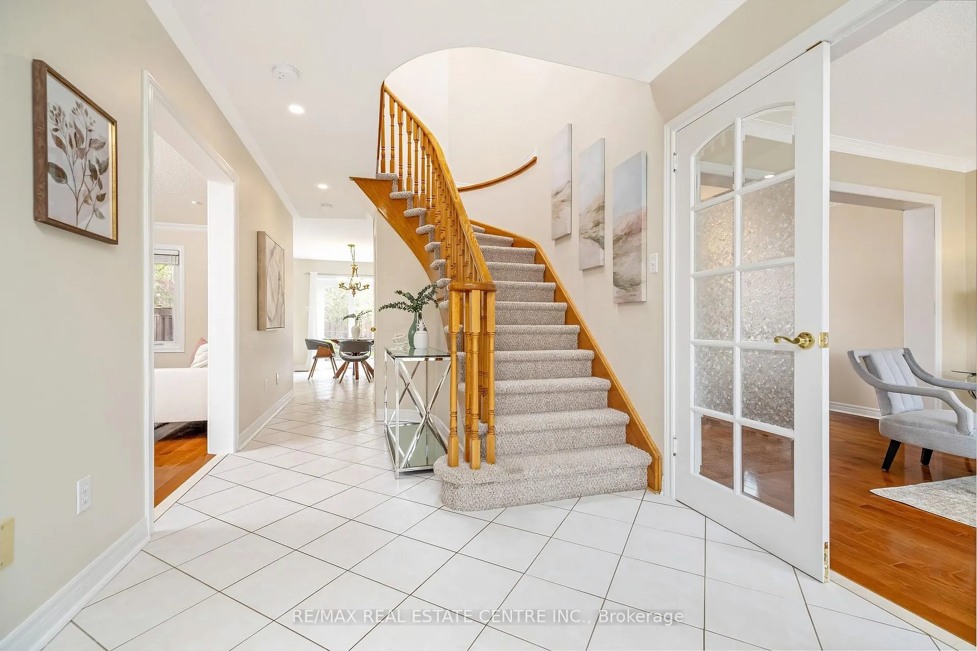 Photo 6 of 48 Samuel Crescent, Halton Hills, Georgetown — HOMEH