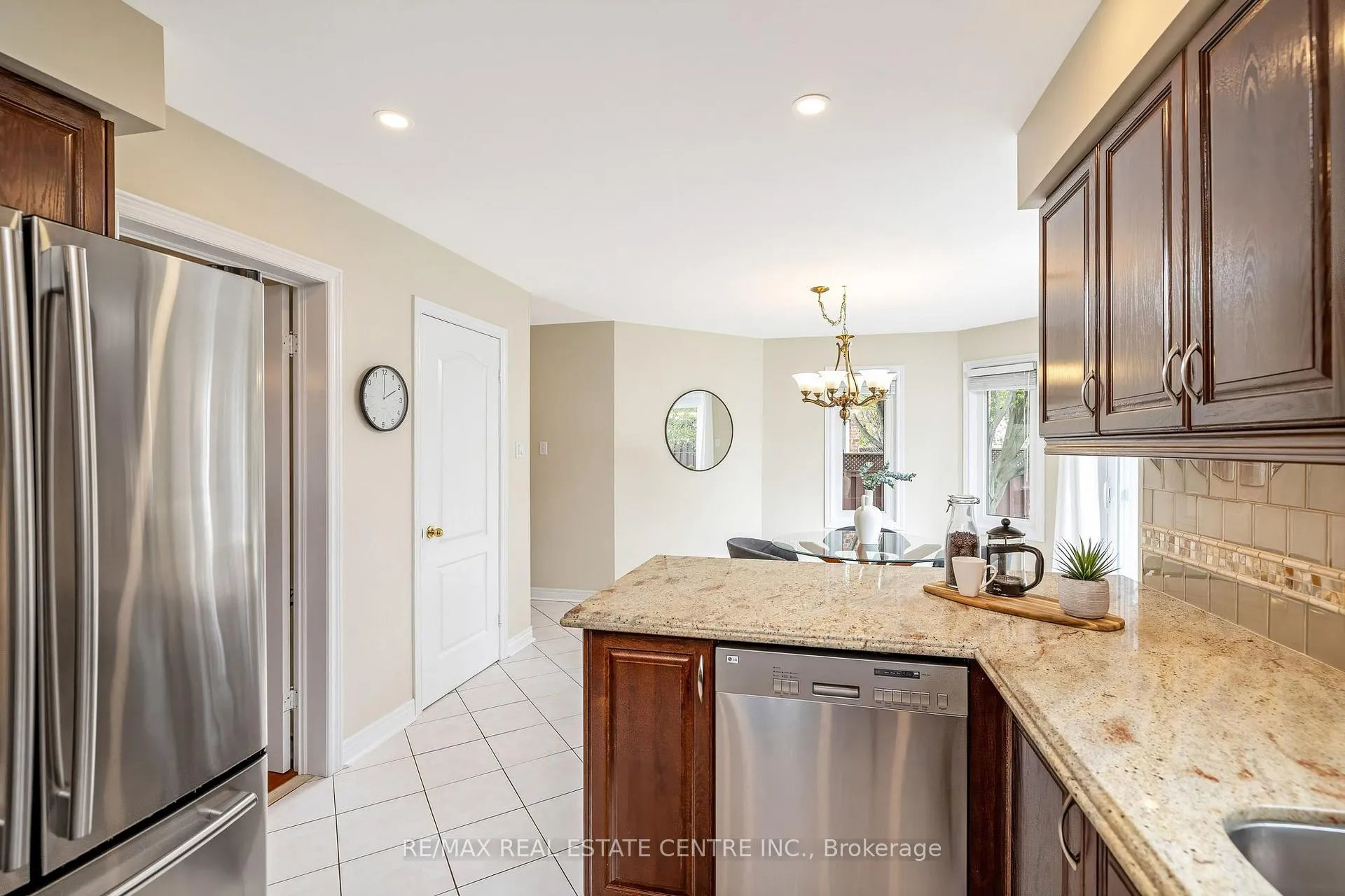 Photo 14 of 48 Samuel Crescent, Halton Hills, Georgetown — HOMEH