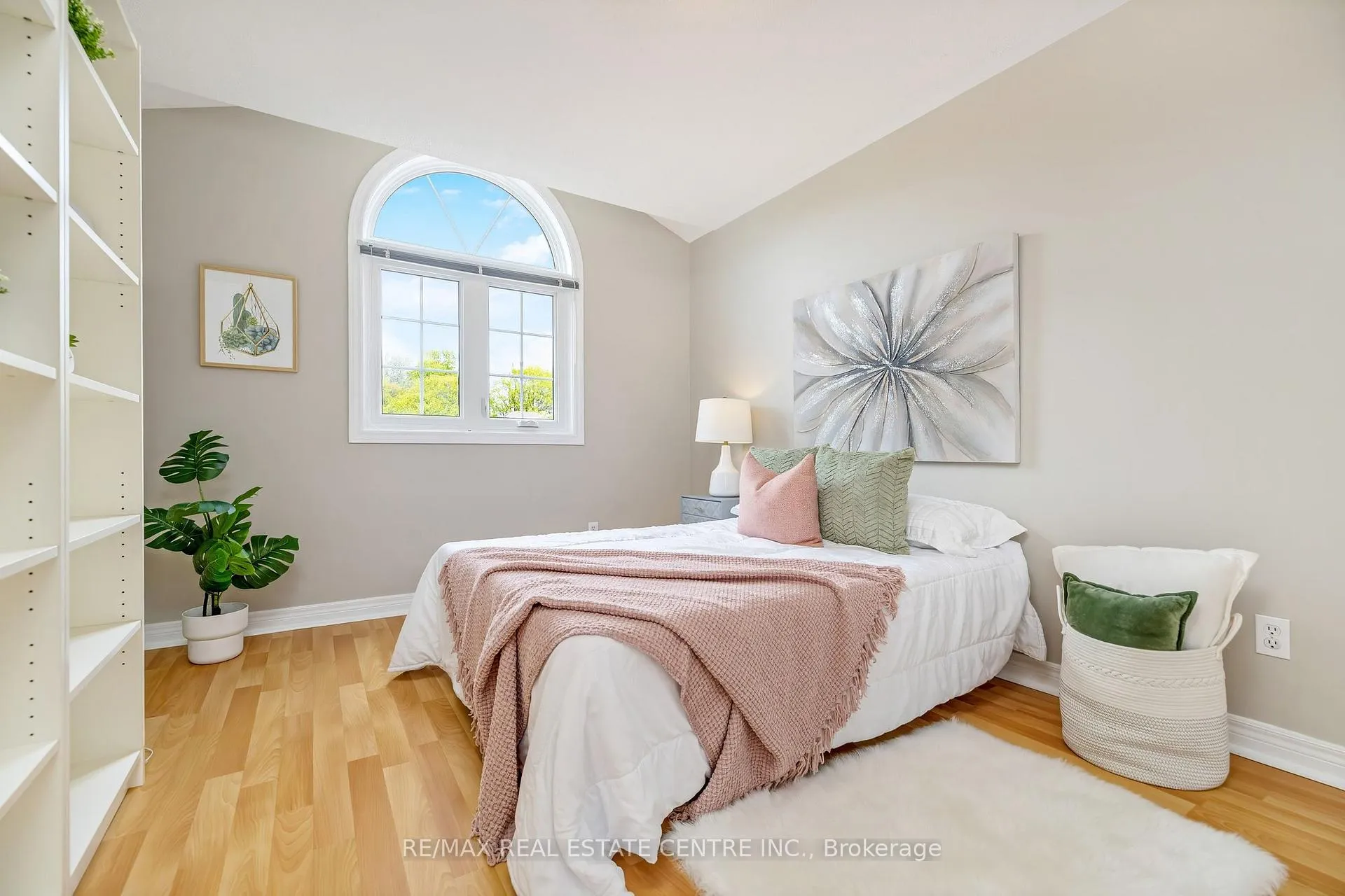 Photo 26 of 48 Samuel Crescent, Halton Hills, Georgetown — HOMEH