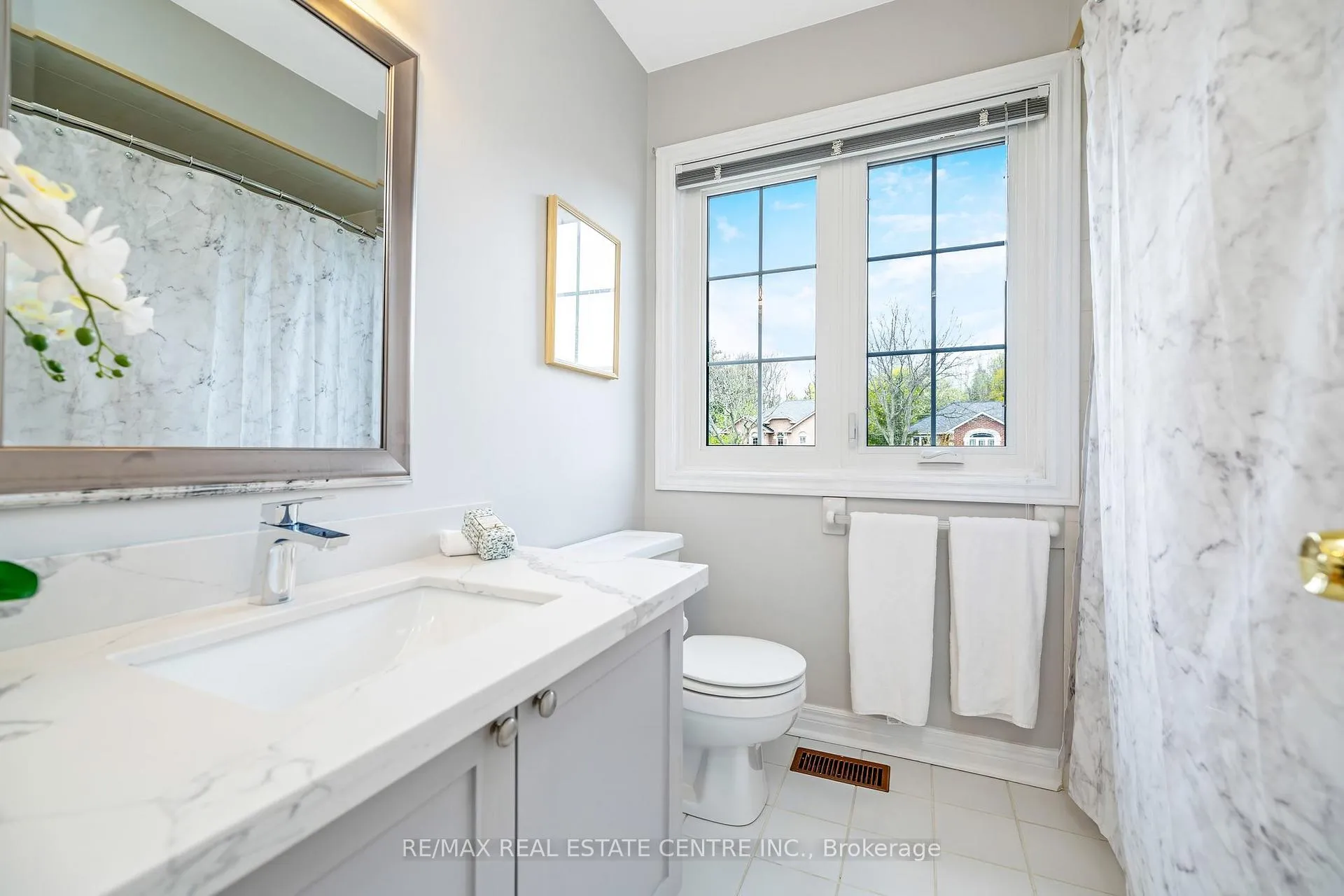 Photo 27 of 48 Samuel Crescent, Halton Hills, Georgetown — HOMEH