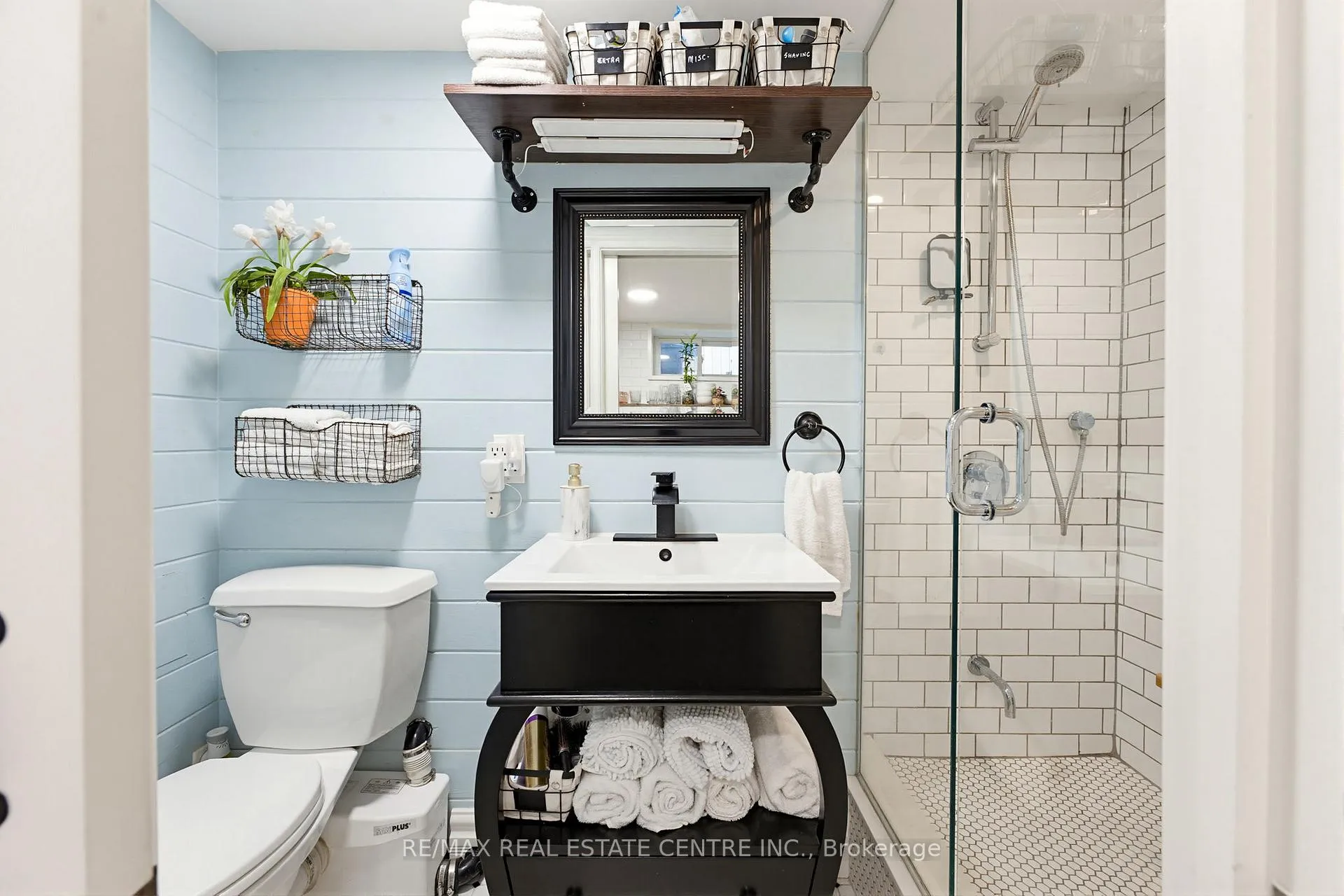 Photo 40 of 33 Brant Road N, Cambridge — HOMEH