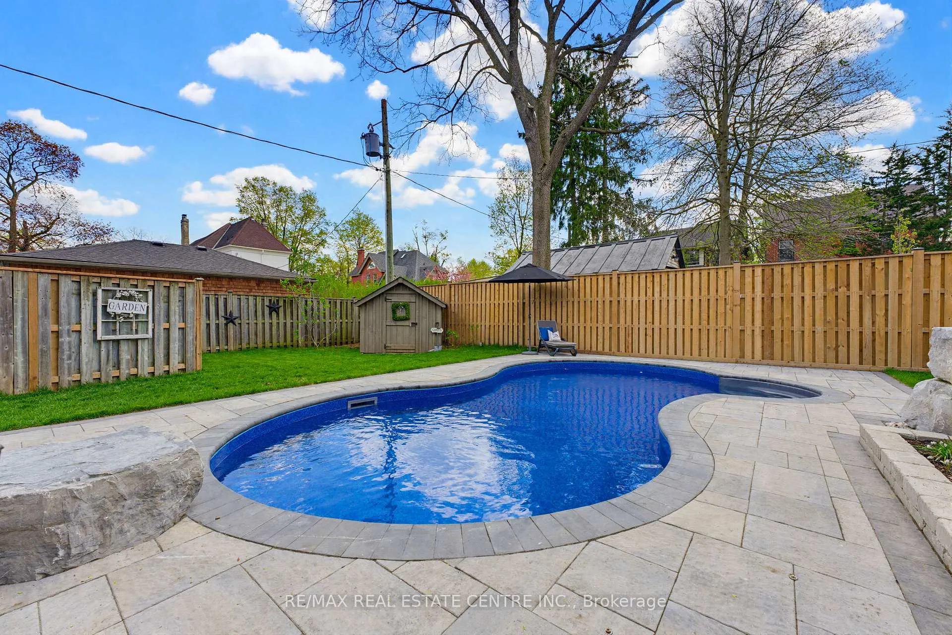 Photo 45 of 33 Brant Road N, Cambridge — HOMEH