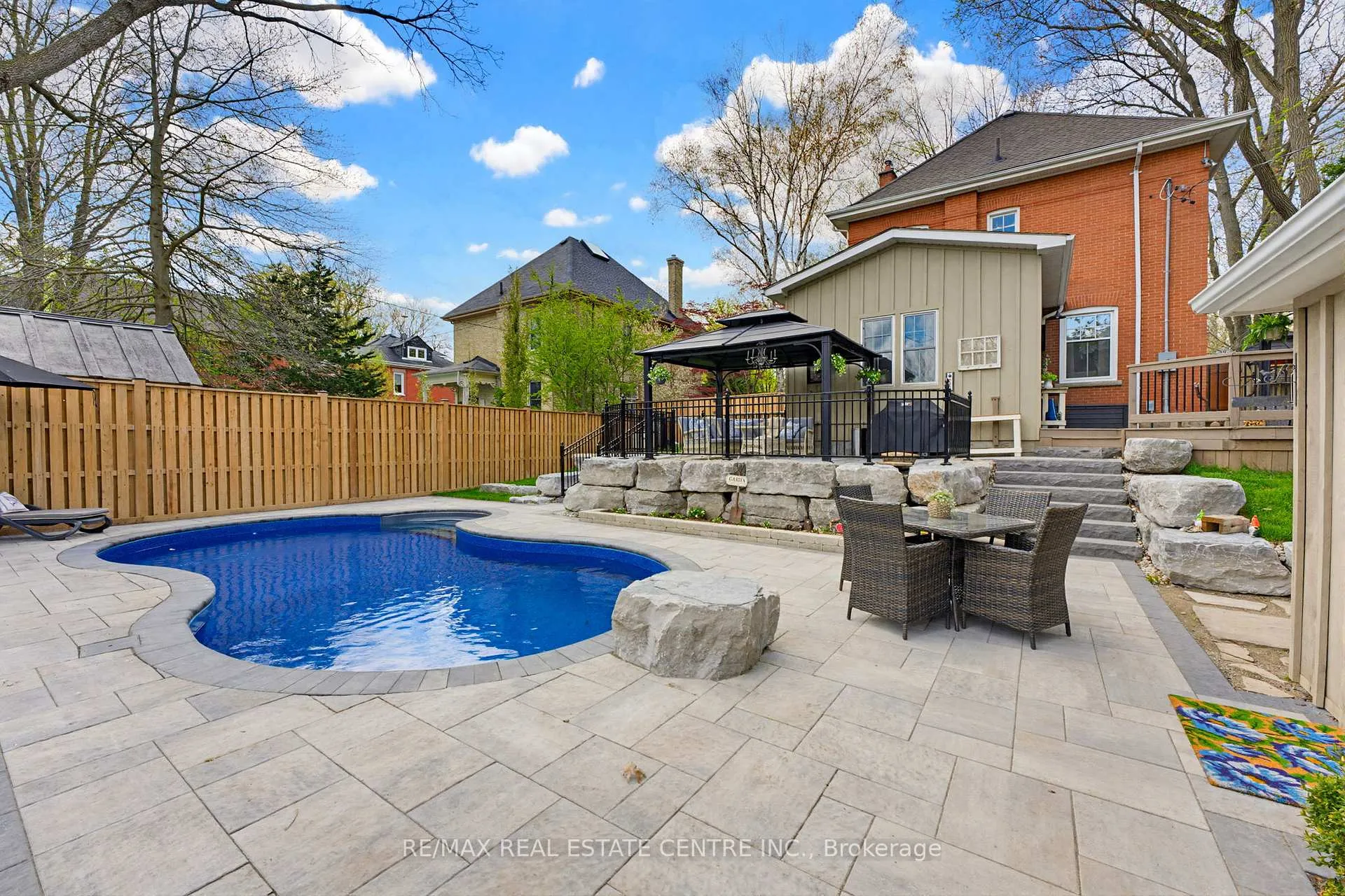 Photo 46 of 33 Brant Road N, Cambridge — HOMEH