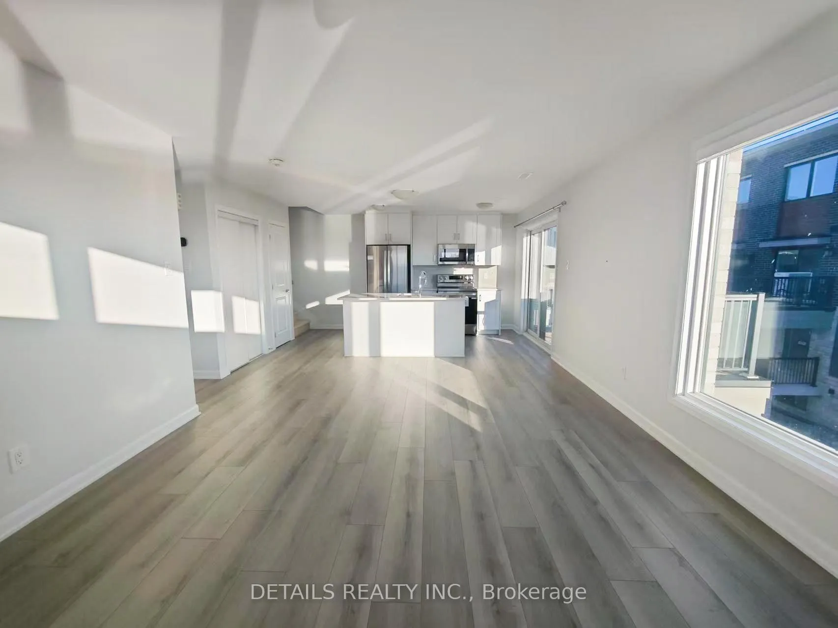 Photo 4 of 1503 Creekway Private, Ottawa, Kanata - Kanata Lakes/Heritage Hills — HOMEH
