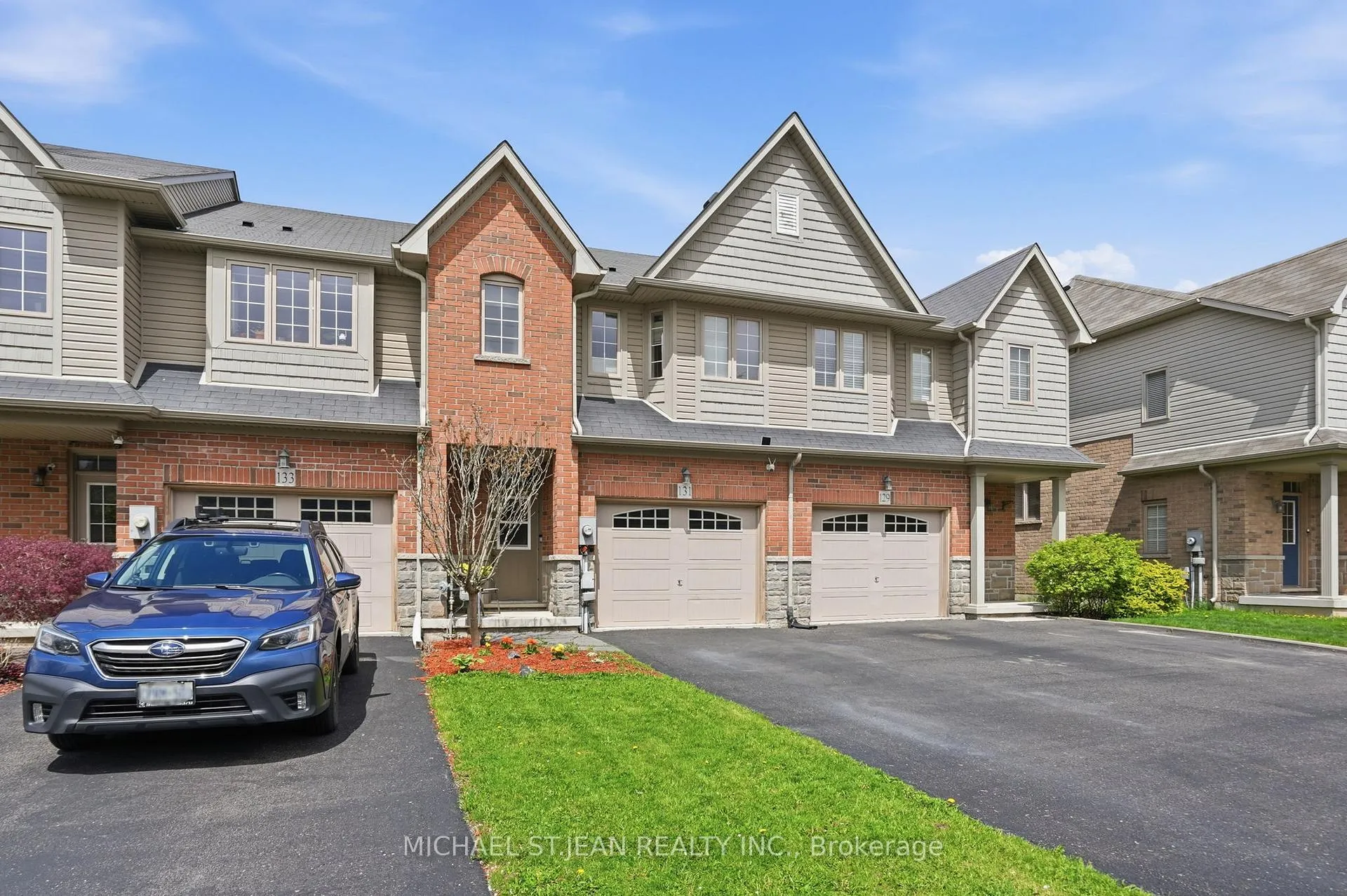 Photo 4 of 131 Bankfield Crescent, Hamilton, Stoney Creek Mountain — HOMEH