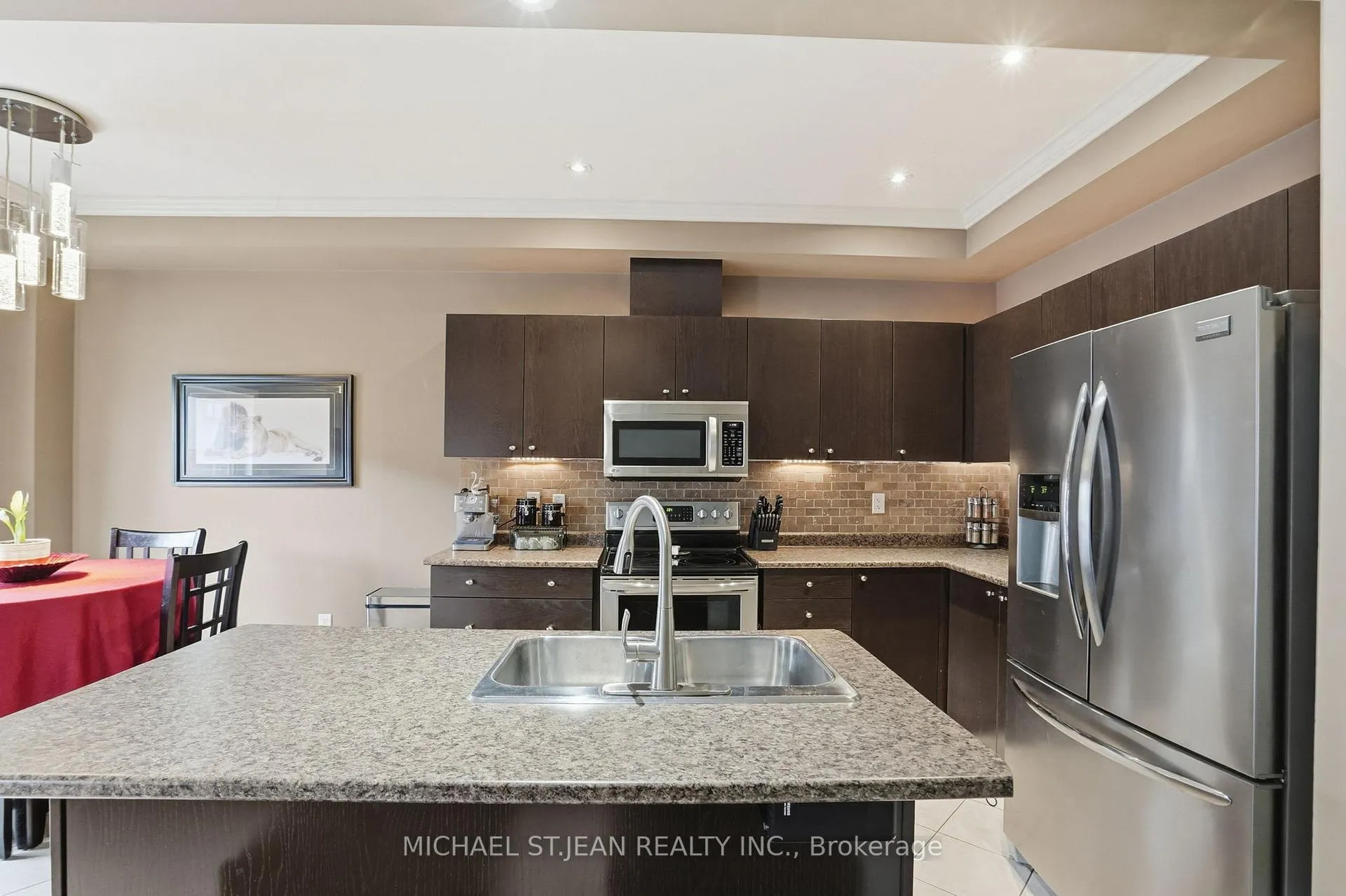Photo 17 of 131 Bankfield Crescent, Hamilton, Stoney Creek Mountain — HOMEH