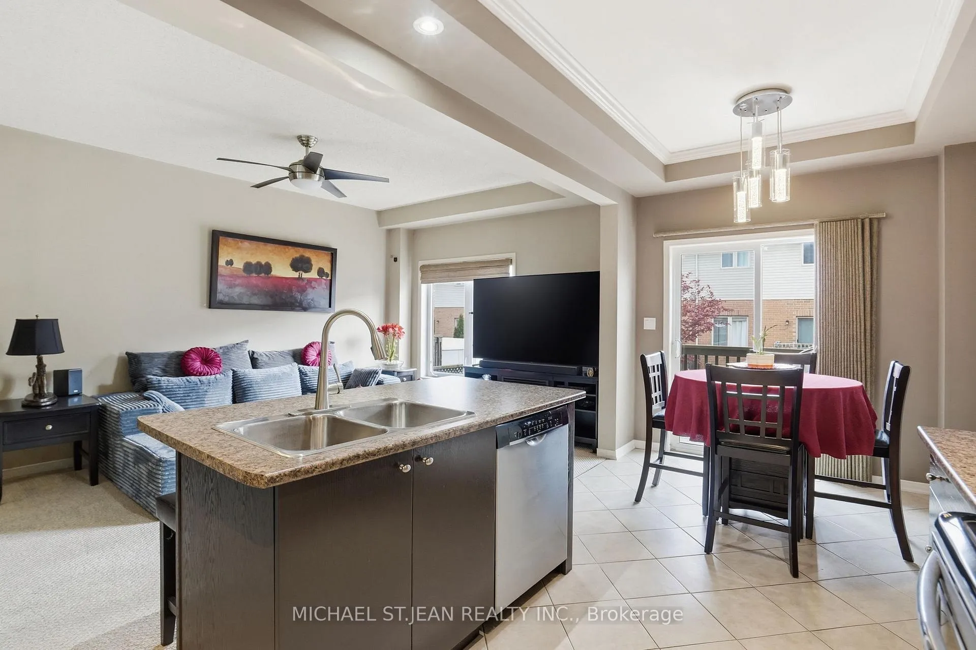 Photo 19 of 131 Bankfield Crescent, Hamilton, Stoney Creek Mountain — HOMEH